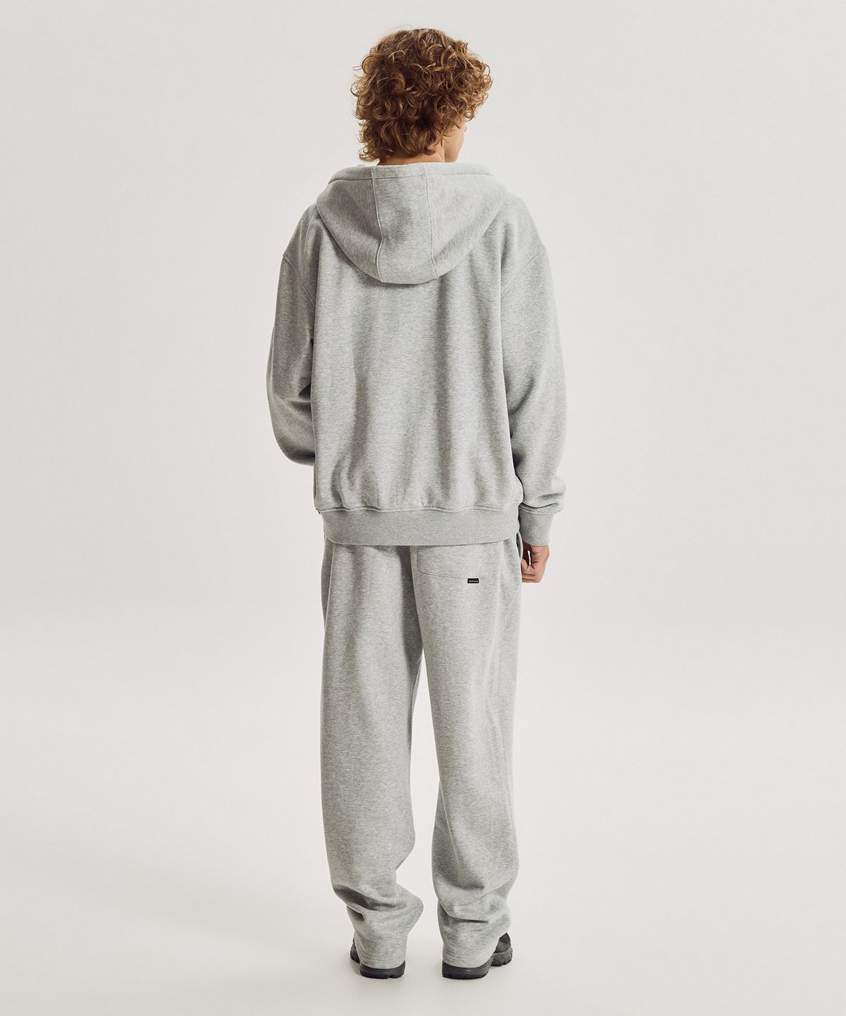 뉴발란스(NEW BALANCE) NBMLG41013 / UNI 에센셜 클래식 기모 스트레이트 팬츠 (M/GRAY)