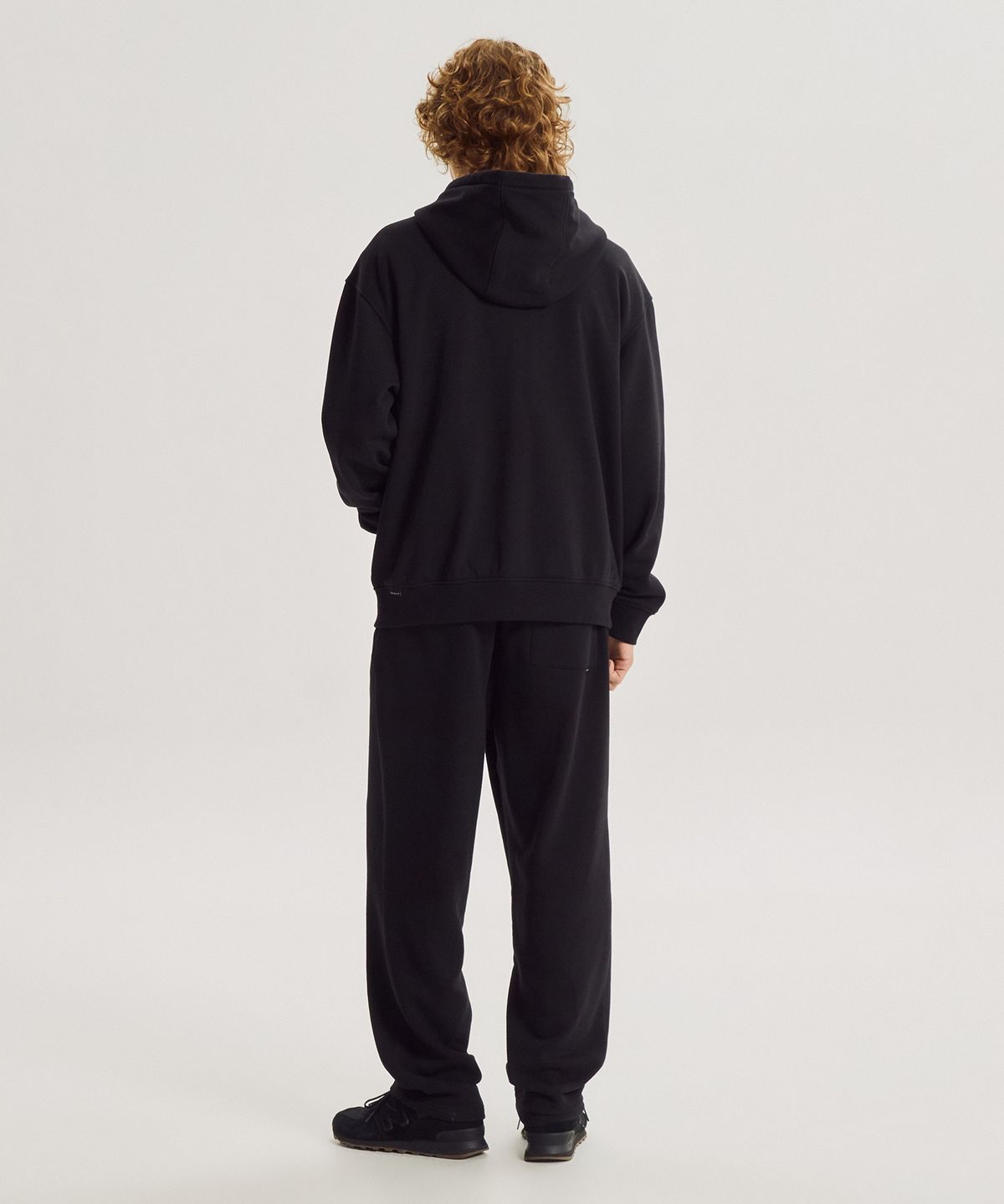 뉴발란스(NEW BALANCE) NBMLG41013 / UNI 에센셜 클래식 기모 스트레이트 팬츠 (BLACK)