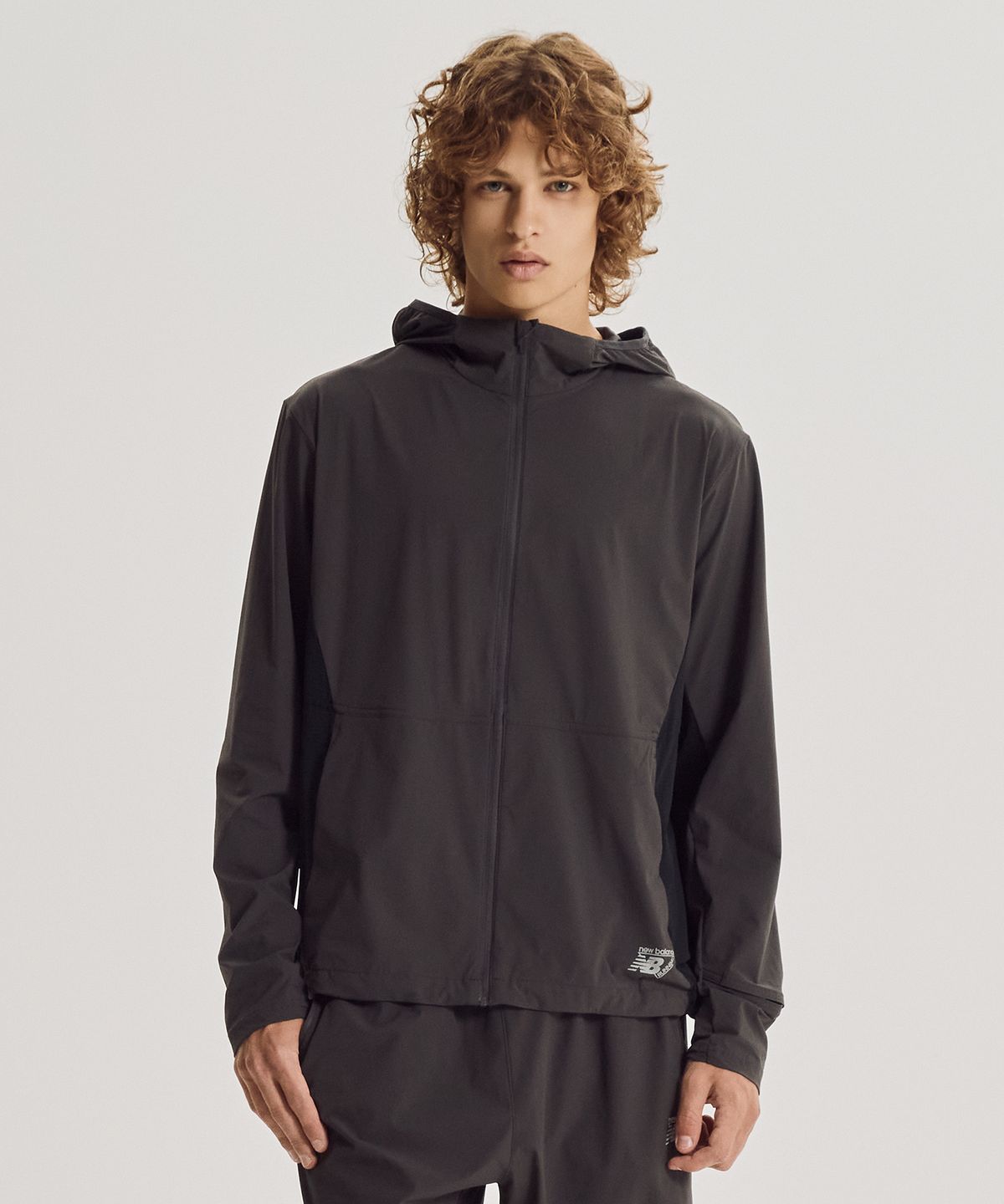 뉴발란스(NEW BALANCE) NBNAG45903 / UNI RC 러닝 바람막이 (D/KHAKI)