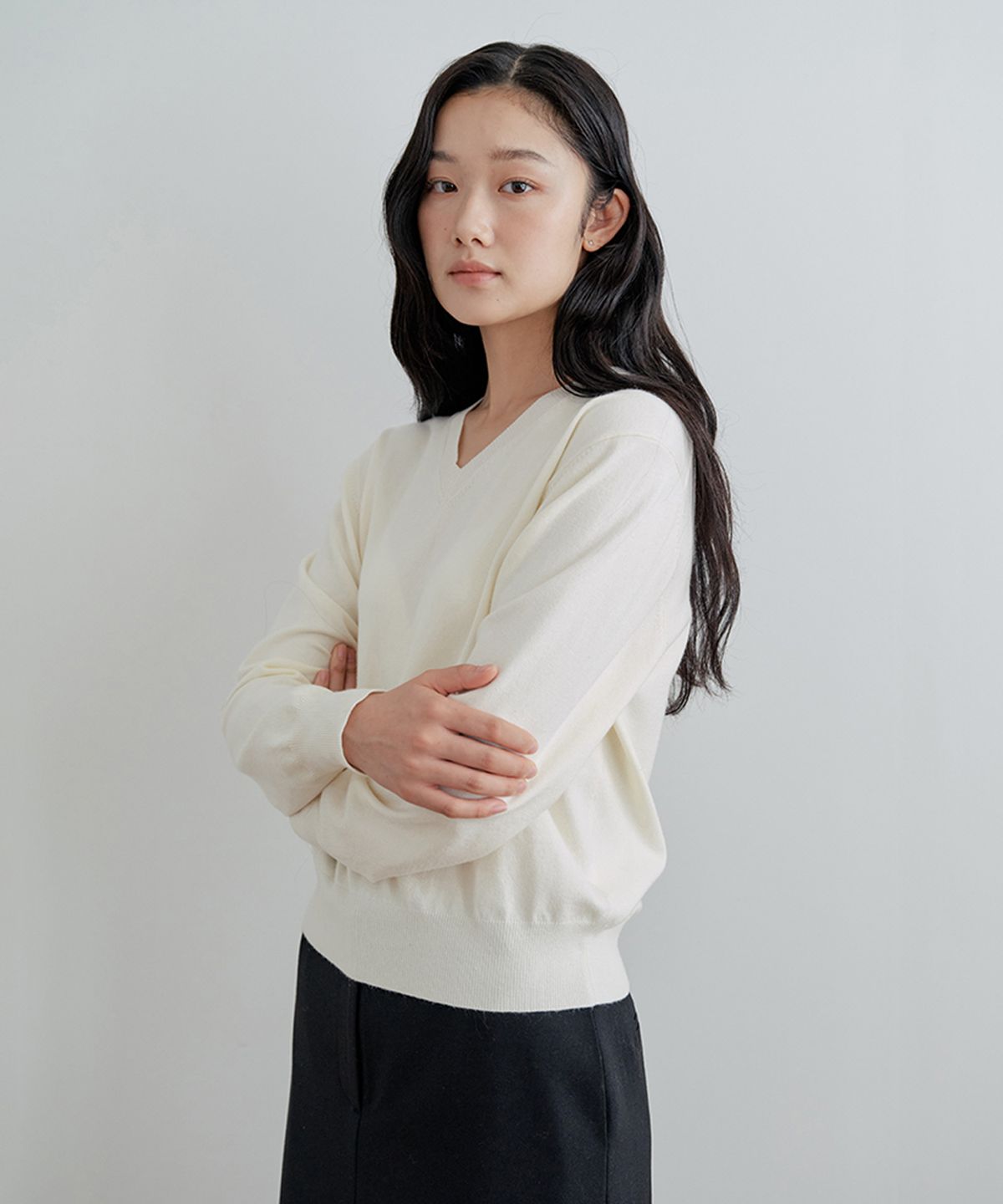비올셋(BE ALL SET) Essentials V-neck Knit_Ivory