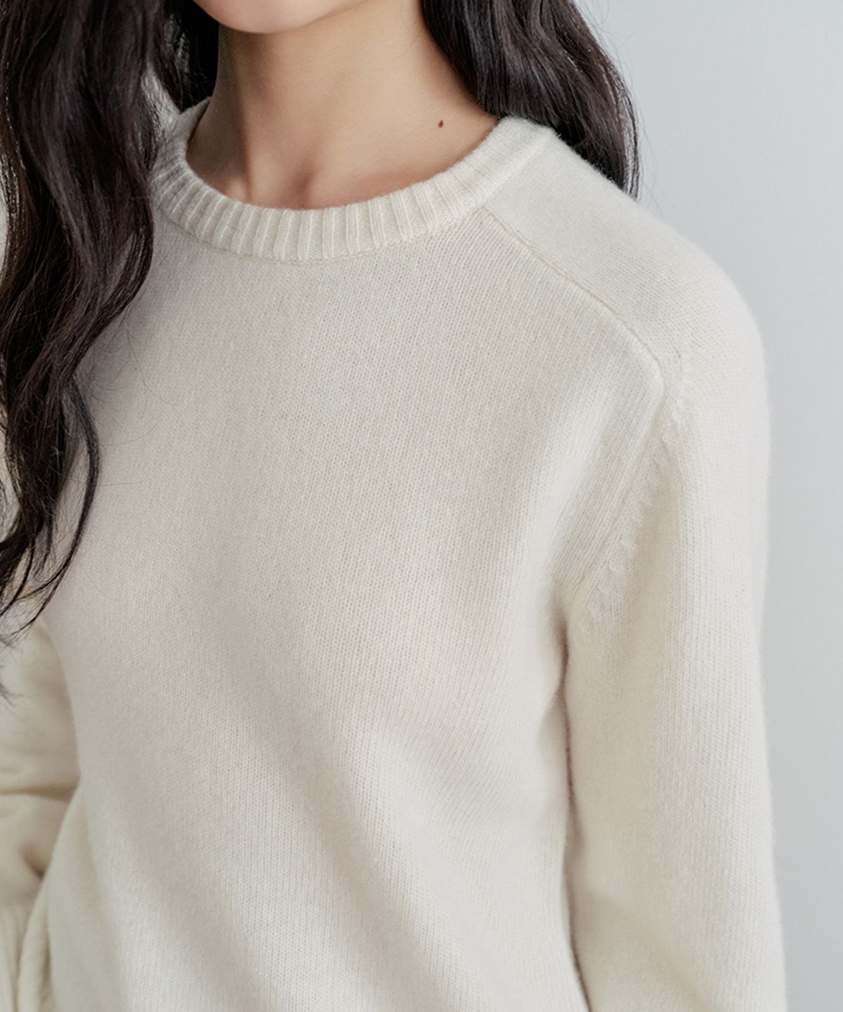 비올셋(BE ALL SET) Premium Wool Saddle Round Knit_Ivory