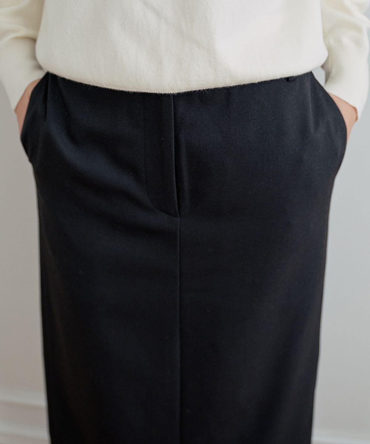 비올셋(BE ALL SET) Standard-Fit Wool Skirt_Black