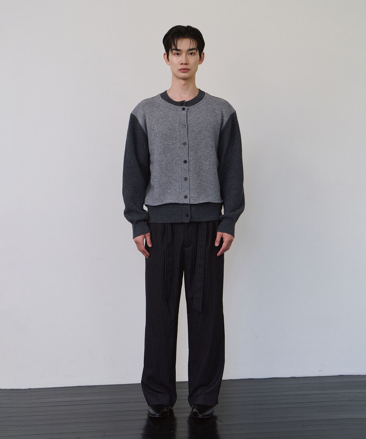 로랑서울(LAURANTSEOUL) Belted two tuck stripe wide slacks(Charcoalstripe)