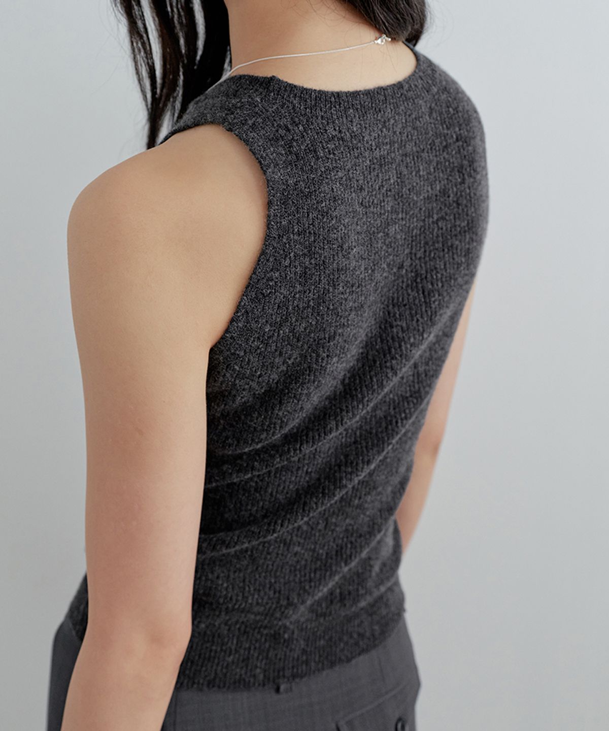 비올셋(BE ALL SET) Merino Wool Knit Sleeveless_Charcoal