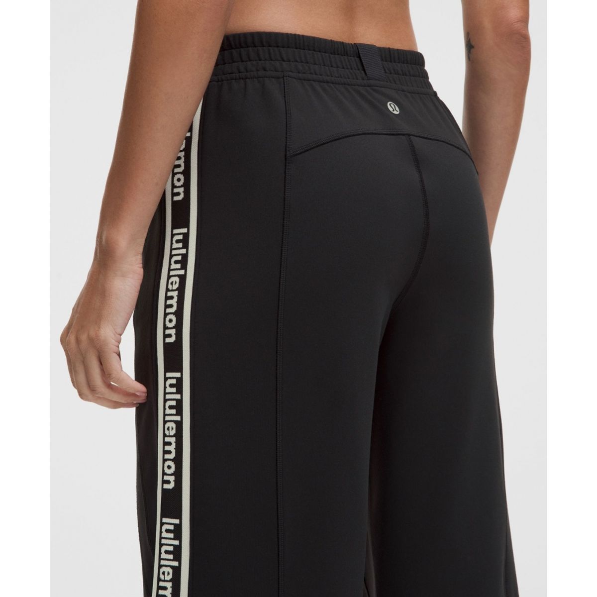 룰루레몬(LULULEMON) 디파인 트랙 팬츠 워드마크 *아시아 핏  BLK LTIV
