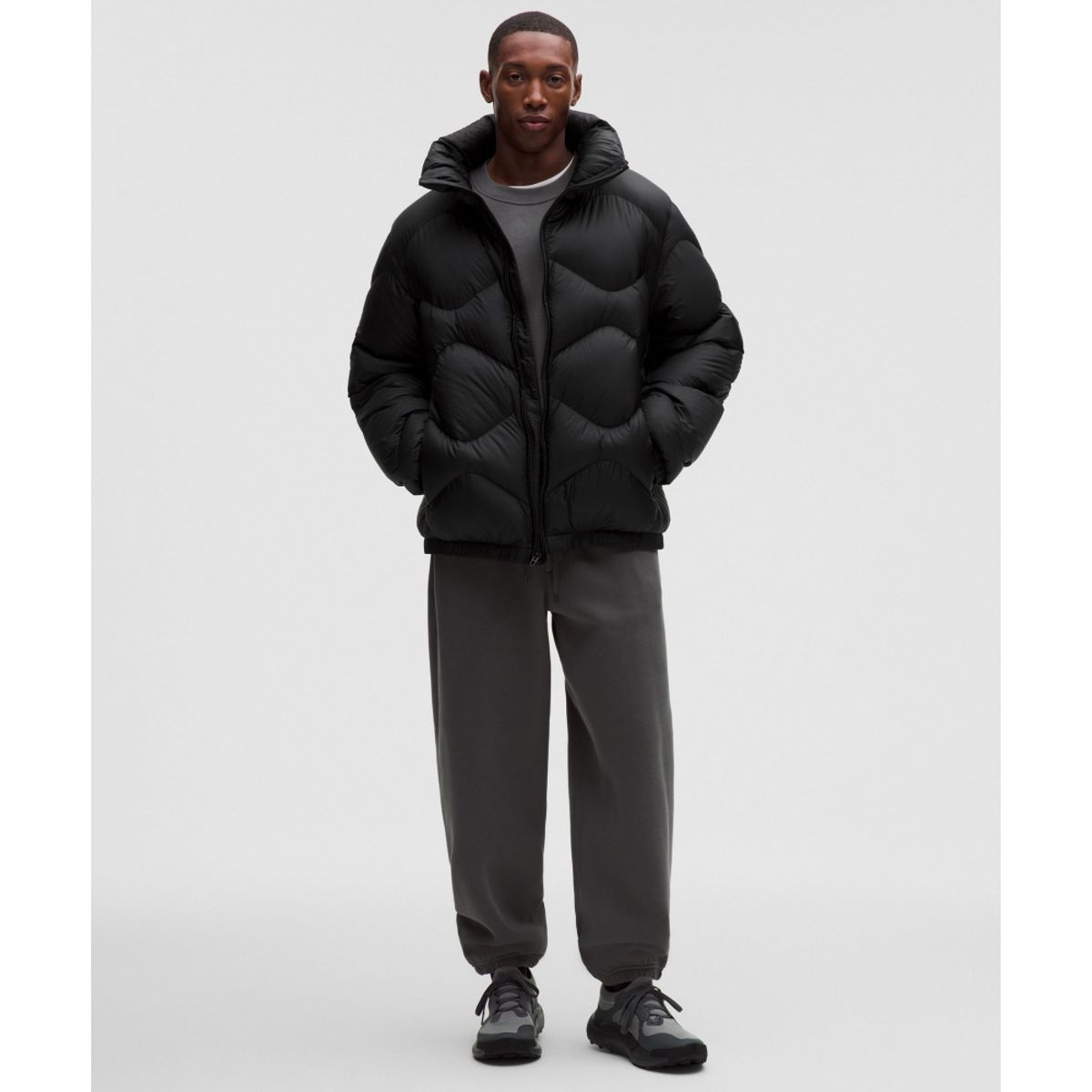 룰루레몬(LULULEMON) 멘즈 페더웨이트 스탠드넥 퀼티드 푸퍼  BLK