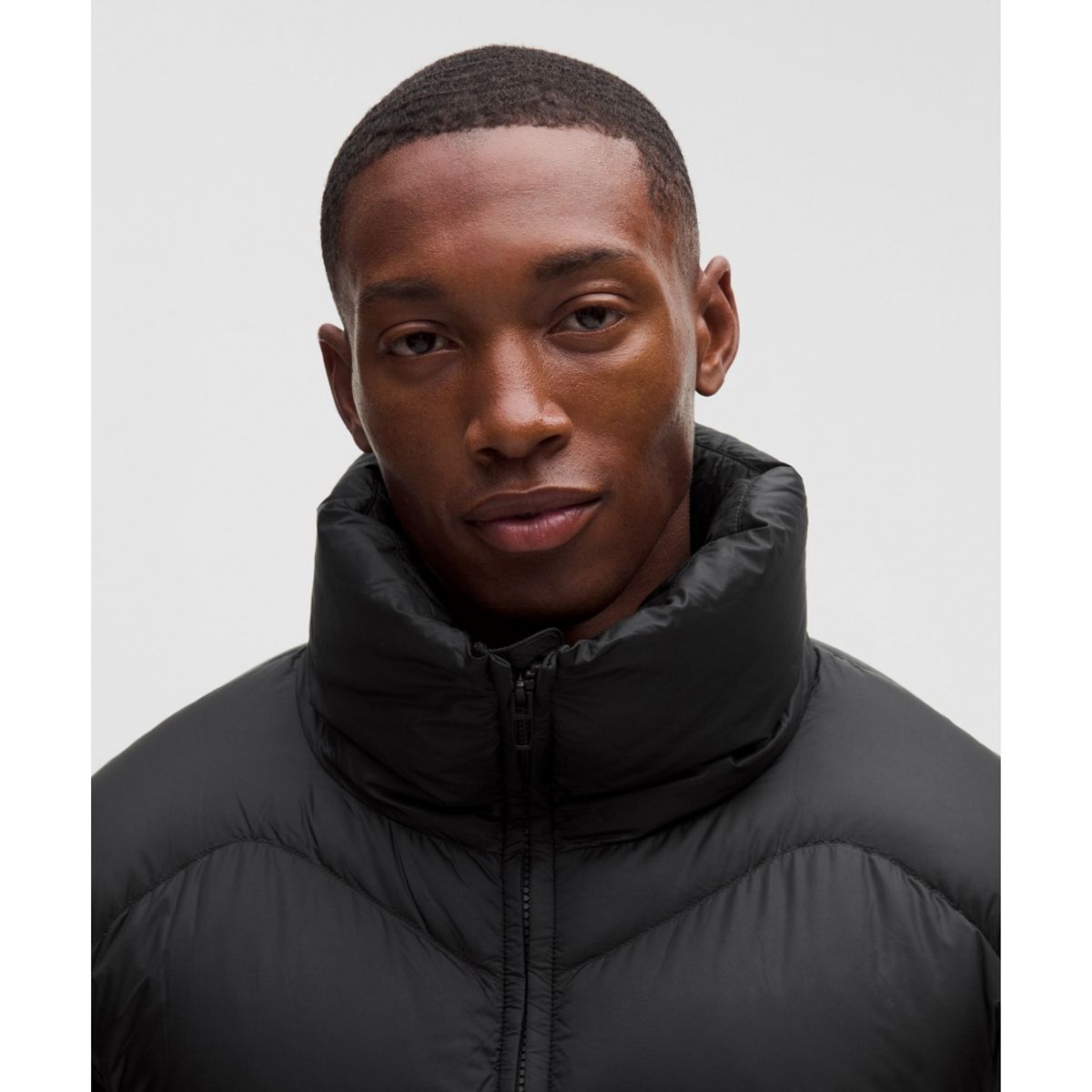 룰루레몬(LULULEMON) 멘즈 페더웨이트 스탠드넥 퀼티드 푸퍼  BLK