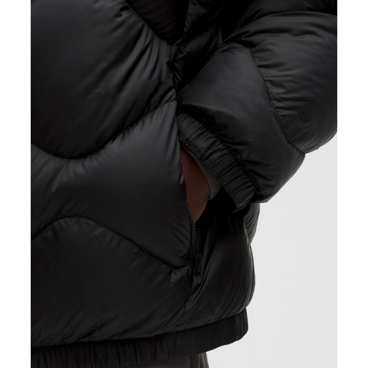 룰루레몬(LULULEMON) 멘즈 페더웨이트 스탠드넥 퀼티드 푸퍼  BLK