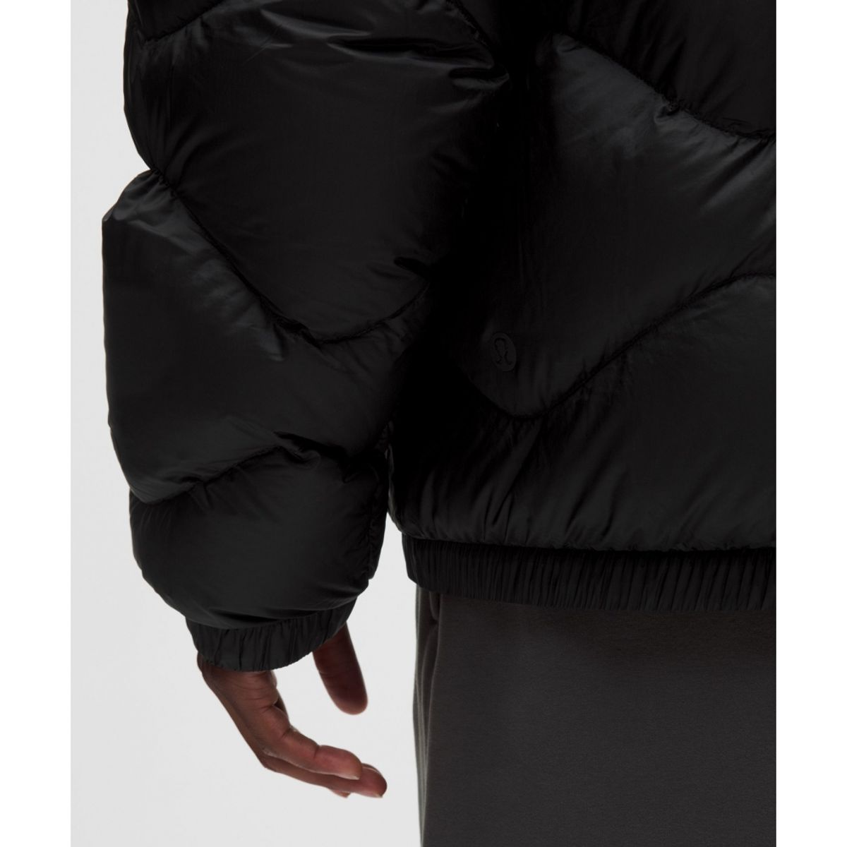 룰루레몬(LULULEMON) 멘즈 페더웨이트 스탠드넥 퀼티드 푸퍼  BLK