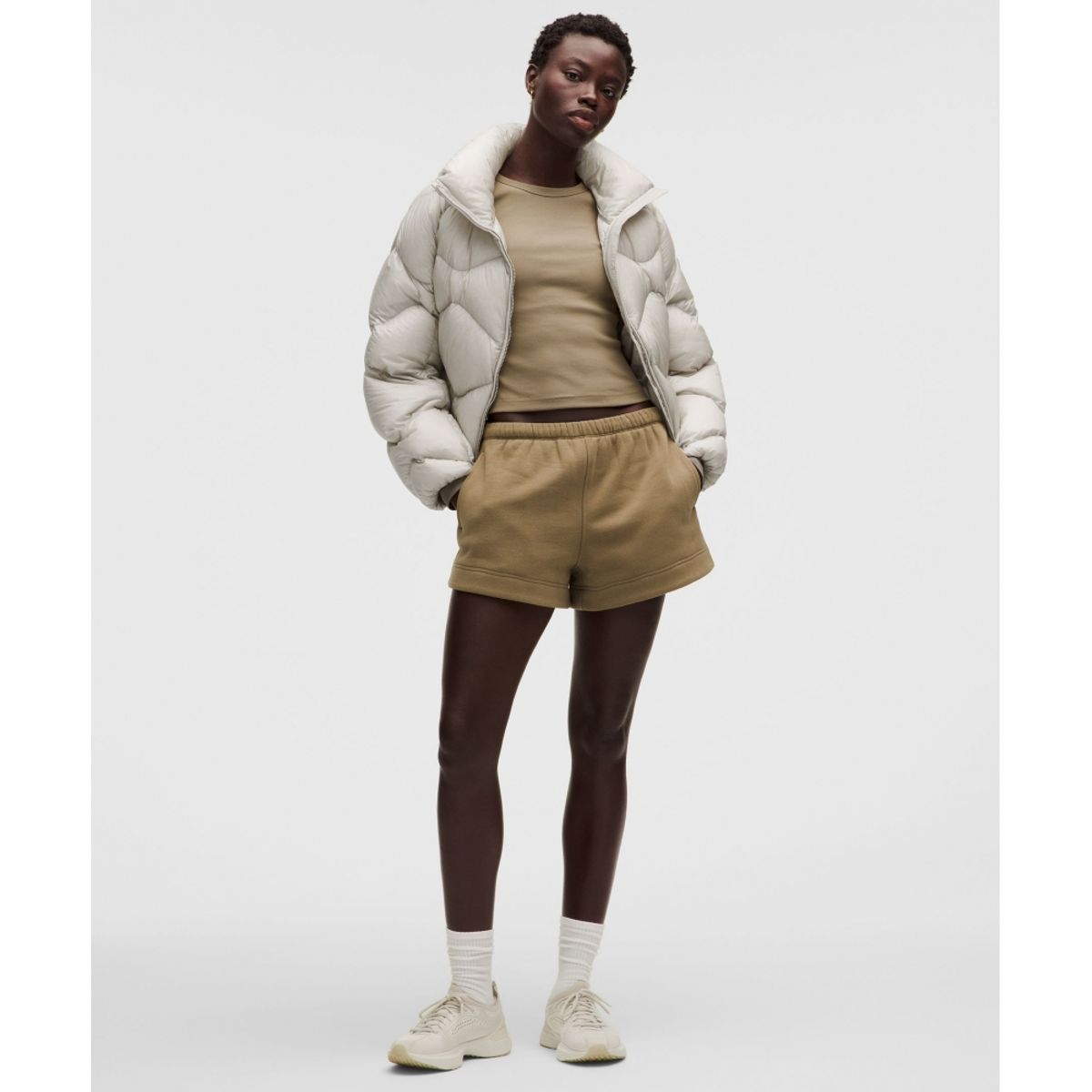 룰루레몬(LULULEMON) 우먼스 페더웨이트 크롭 퀼티드 푸퍼  GREH