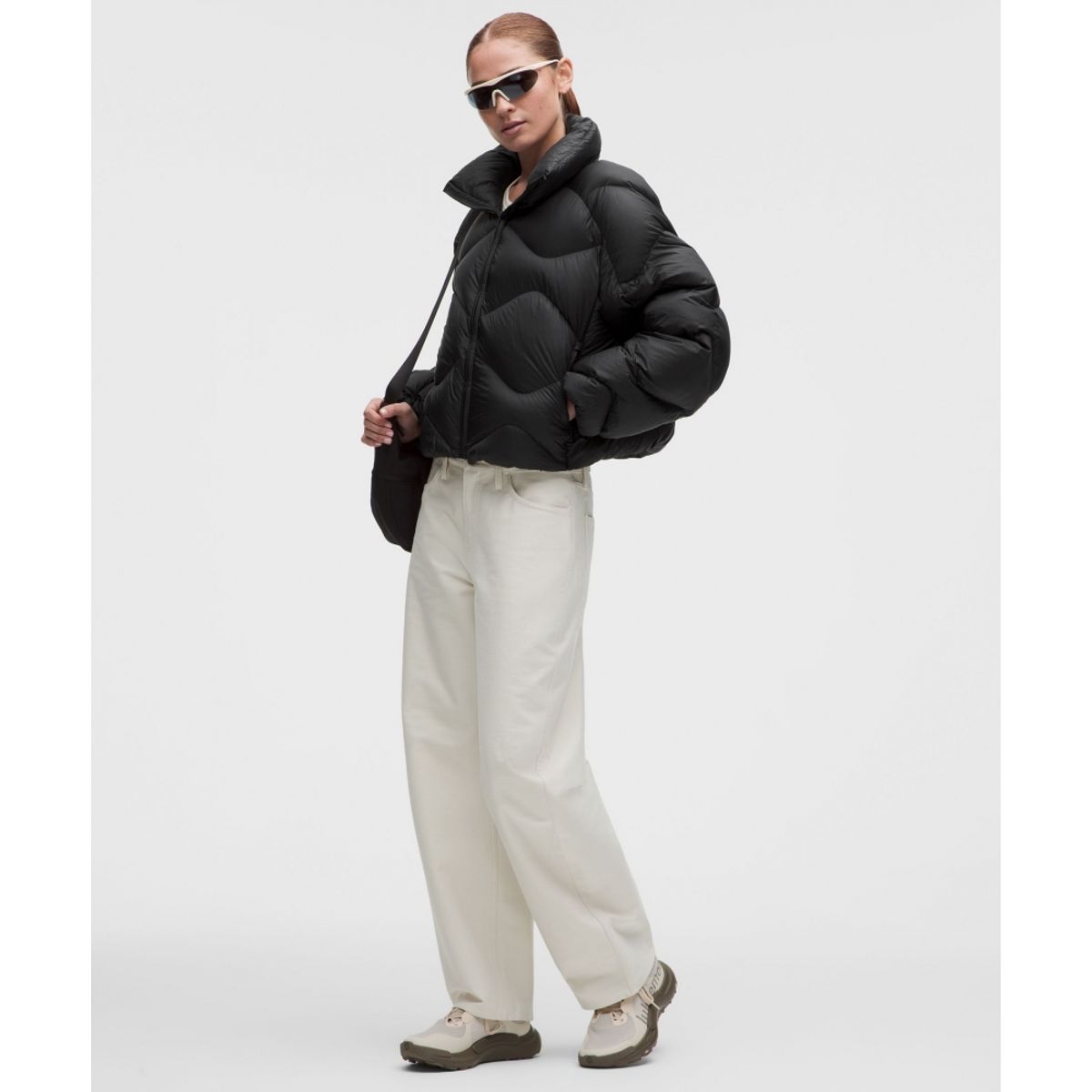 룰루레몬(LULULEMON) 우먼스 페더웨이트 크롭 퀼티드 푸퍼  BLK