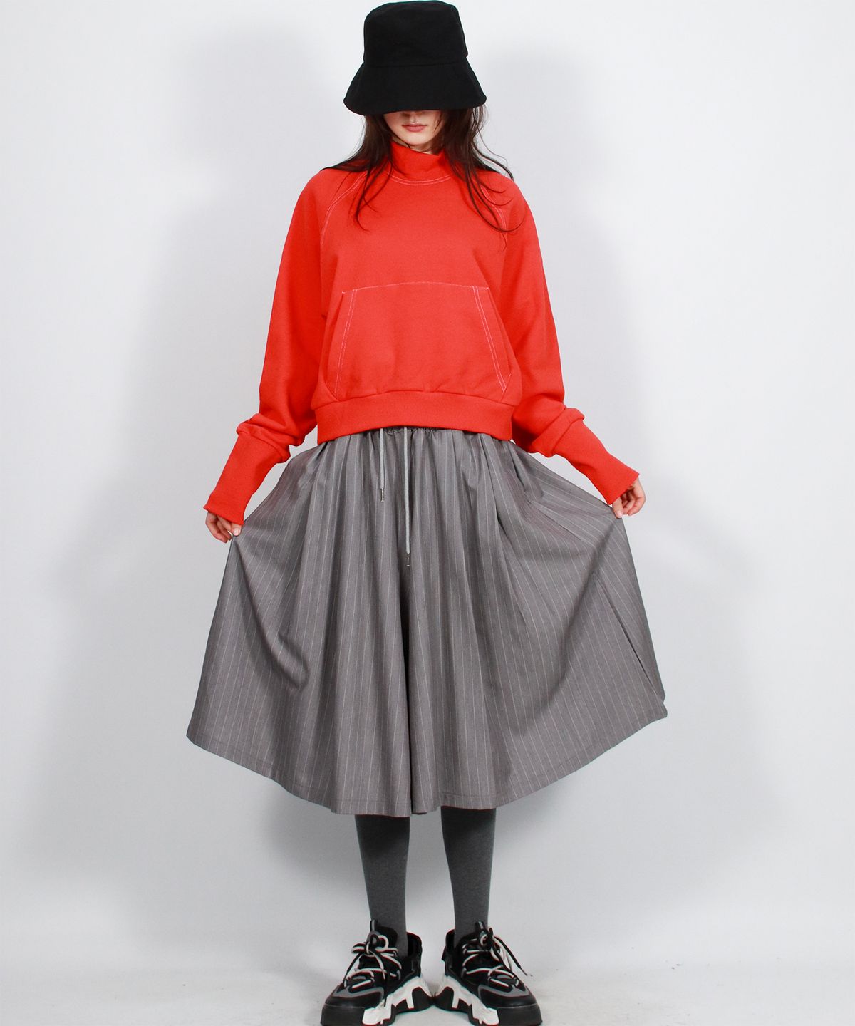 드마크(DEMARC) wide two tuck stripe bumuda skirt - Gray