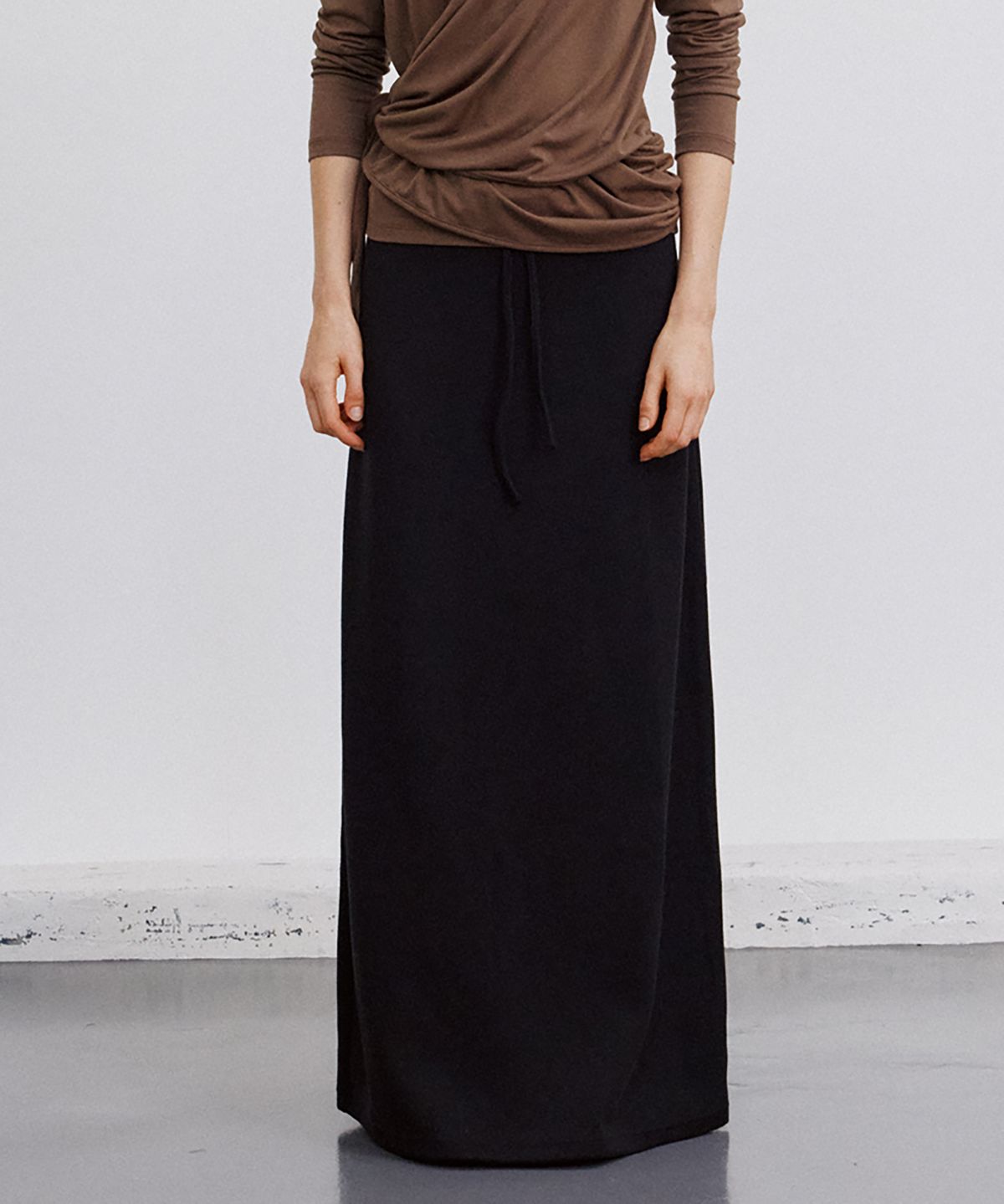 노우드(NOEUD) SK016 Relaxed Slit Banding Skirt (Black)