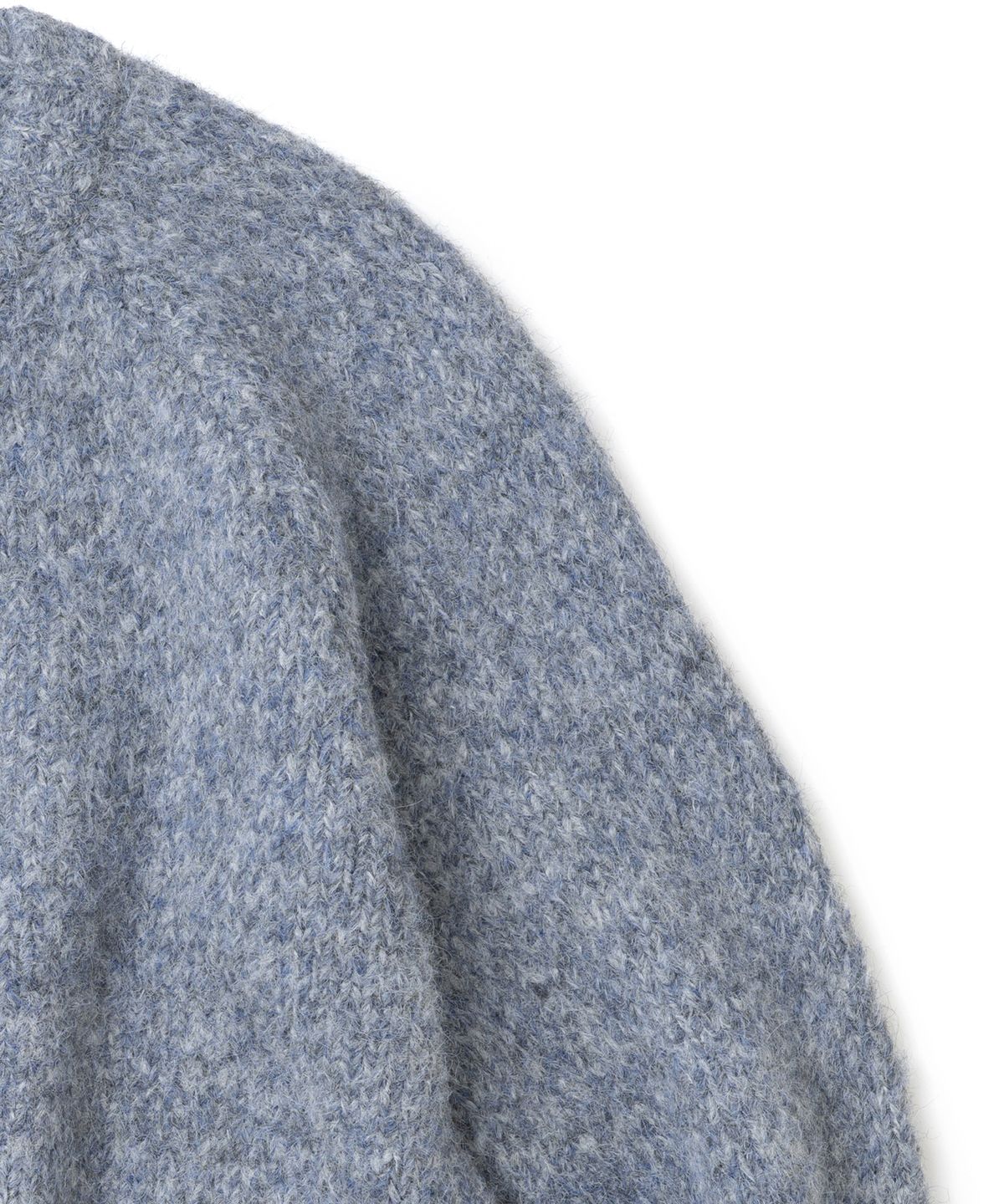 니티드(KNITTED) (UNISEX)부클 래글런 크롭 라운드 니트 CLOUD BLUE