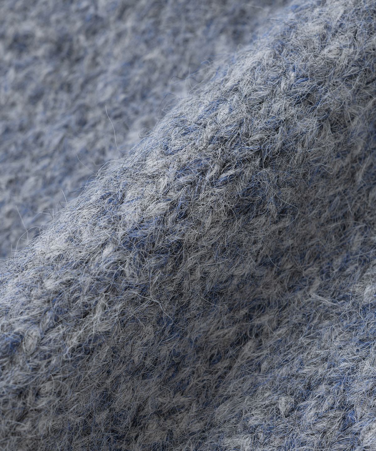 니티드(KNITTED) (UNISEX)부클 래글런 크롭 라운드 니트 CLOUD BLUE