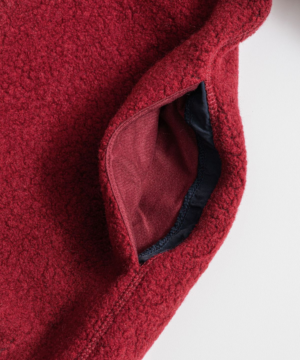 비헤비어(BEHEAVYER) WOOL PILE SNAP PULLOVER vintage red
