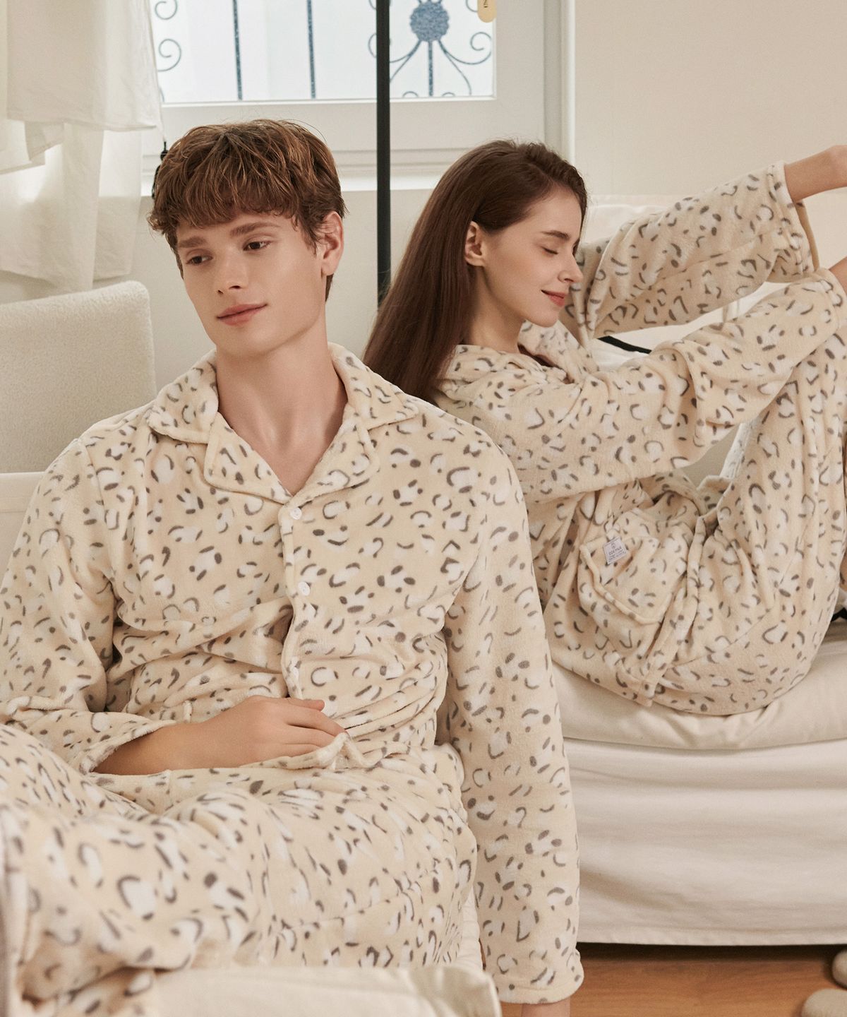 오드:뮤(ODE:MUE) [2PACK] 레오파드 플리스 긴팔 잠옷 세트