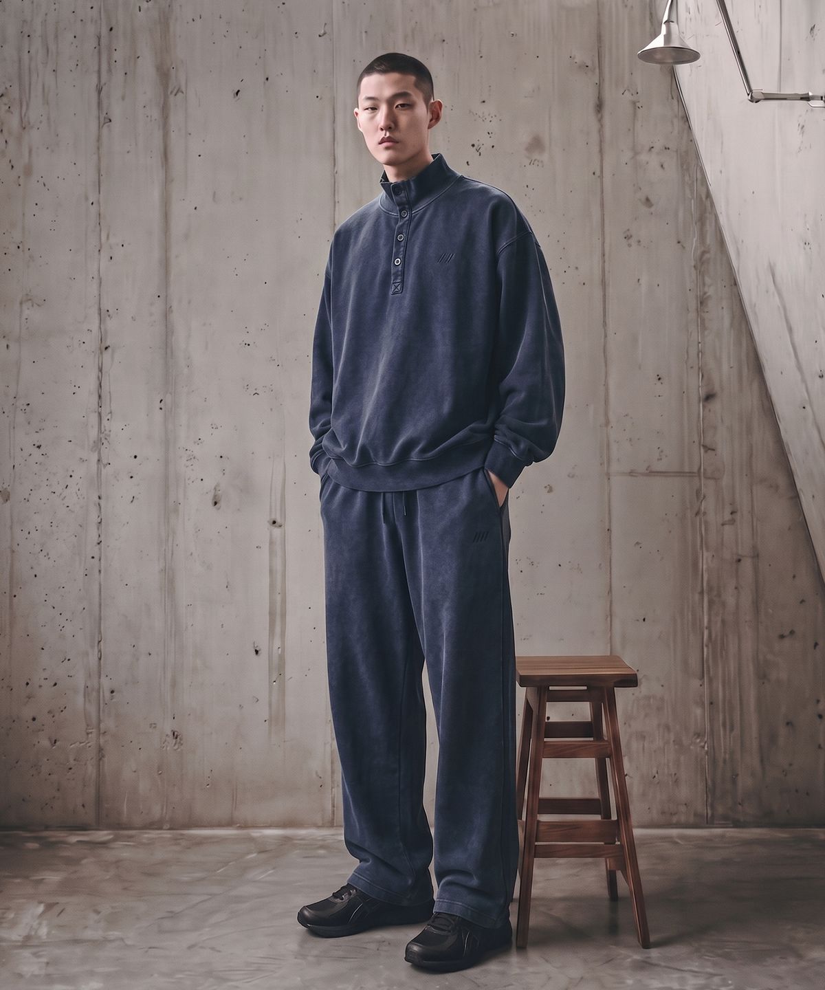 테노(TENO) 공용 버튼넥 크롭 맨투맨_275(17590-031-810-69)