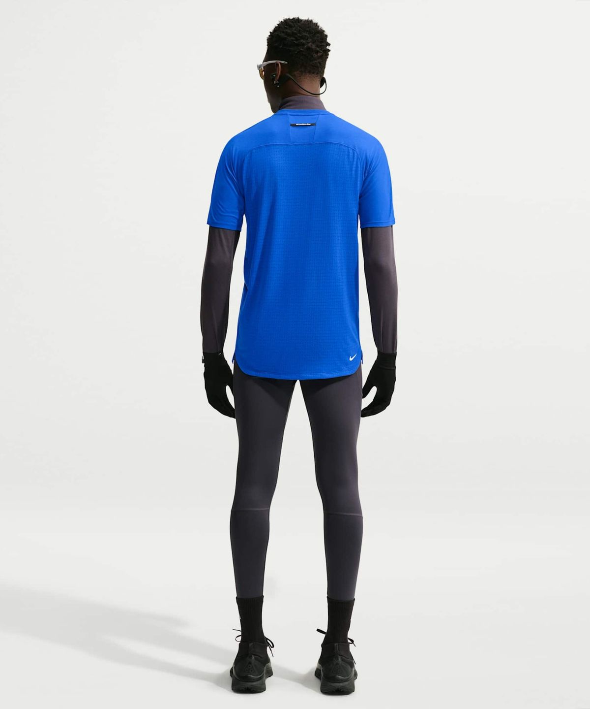 나이키(NIKE) ACG 솔라 체이스 드라이 핏 ADV 트레일 러닝 탑 M - 하이퍼 로얄:서밋 화이트 / IO9677-405