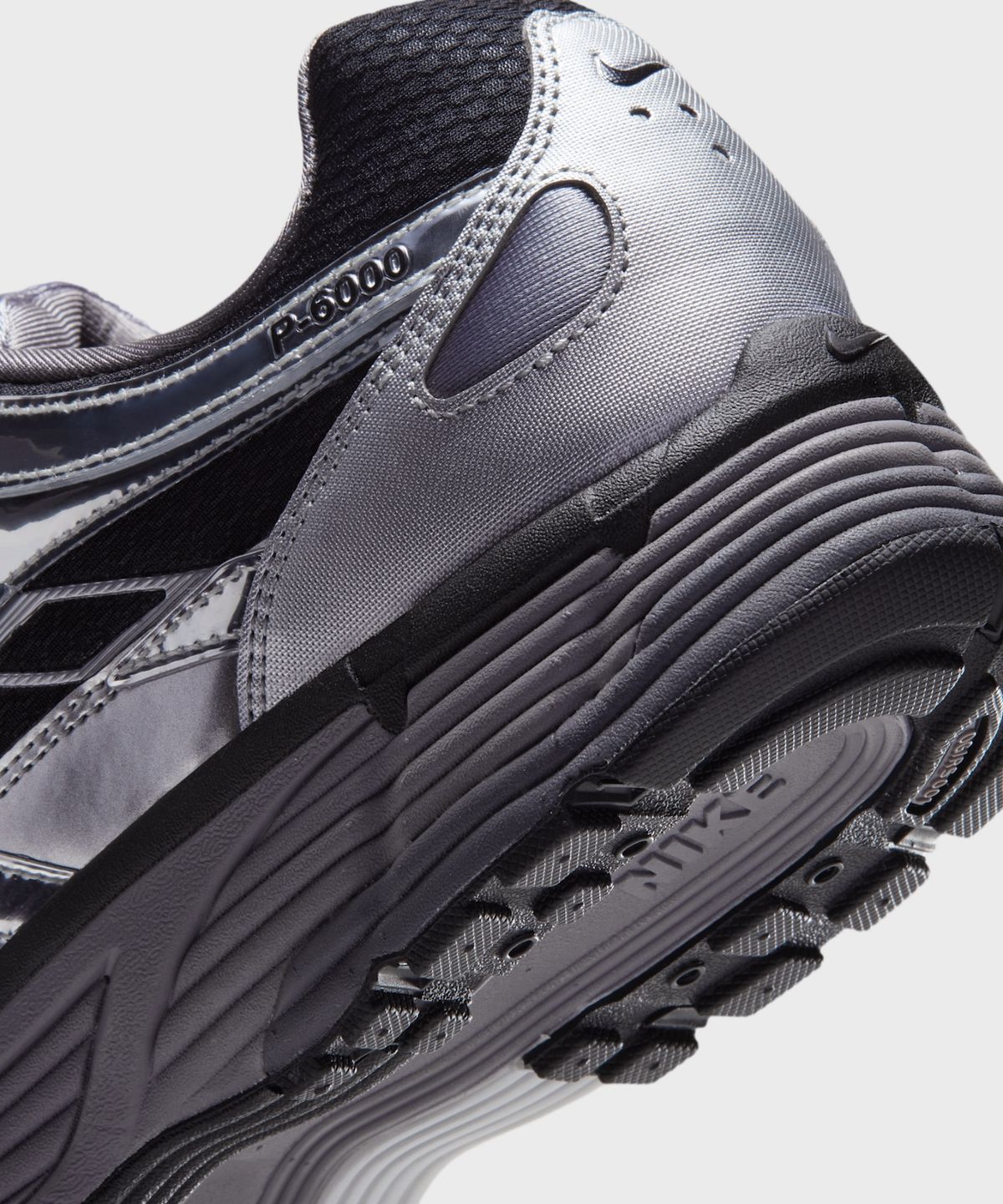 나이키(NIKE) P-6000 M - 블랙:펜슬 포인트:다크 그레이:메탈릭 실버 / CN0149-002