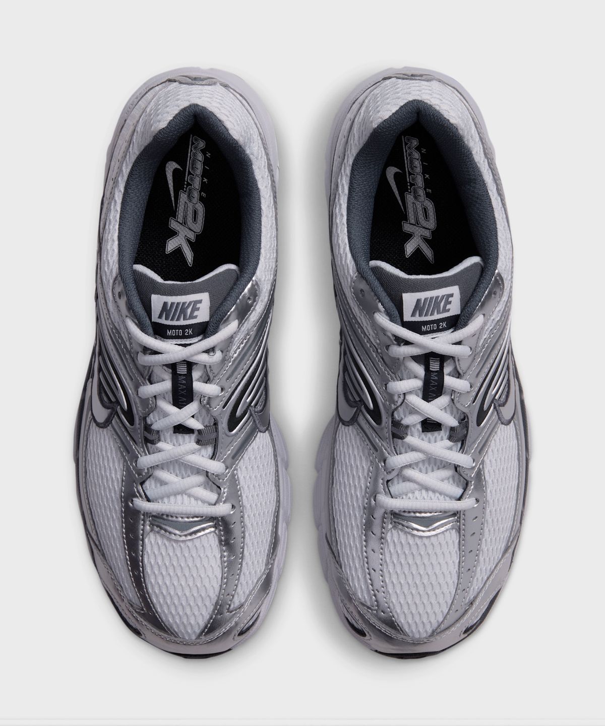 나이키(NIKE) 에어 맥스 모토 2K M - 미디엄 애쉬:아이언 그레이:포톤 더스트:메탈릭 실버 / IO9279-201