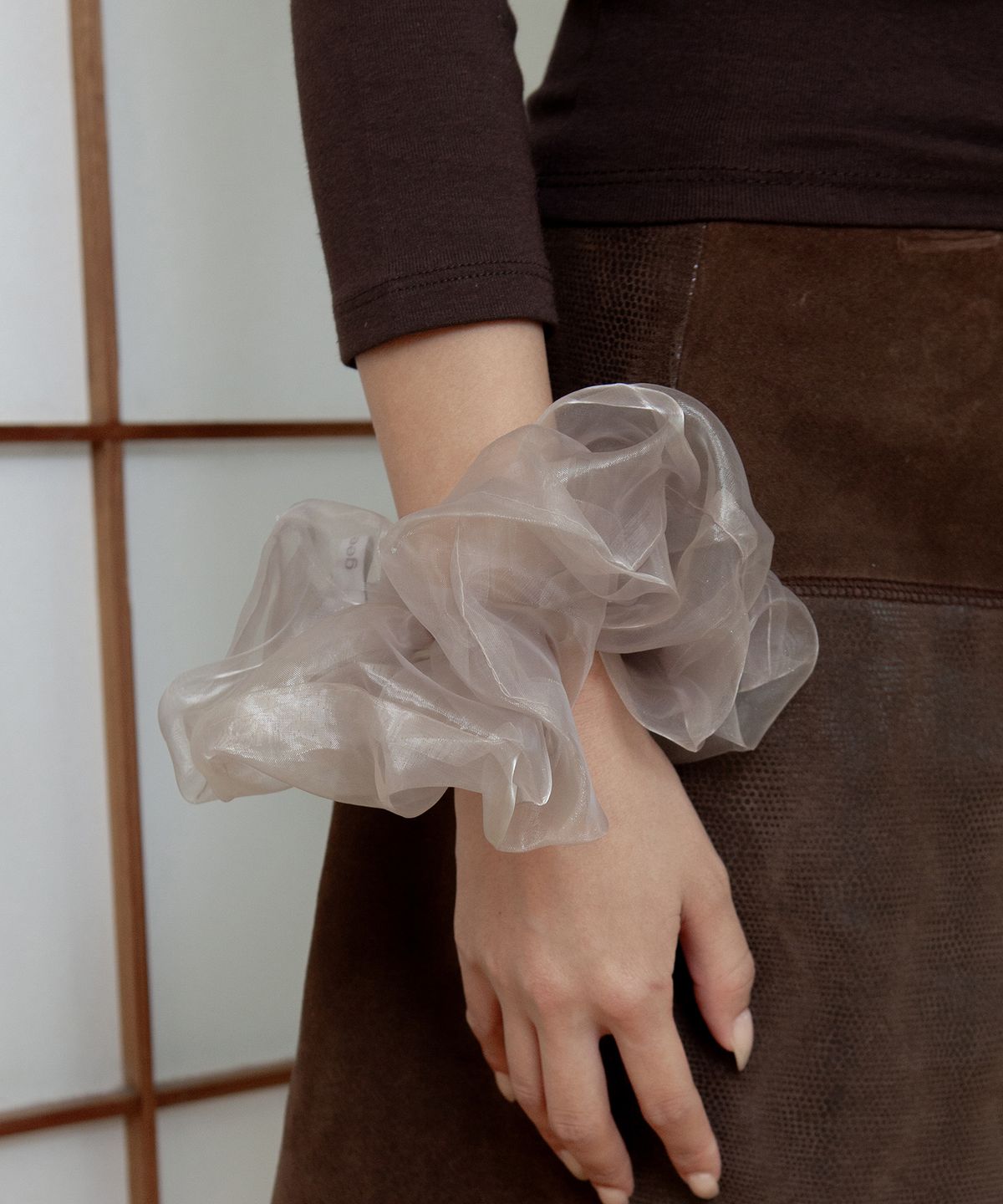 지지(GEEGEE) organza volume scrunchie - khaki grey
