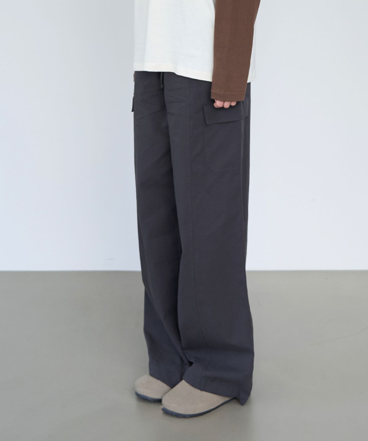 로시로우(LOSSYROW) Utility Wide Cargo Pants - Charcoal