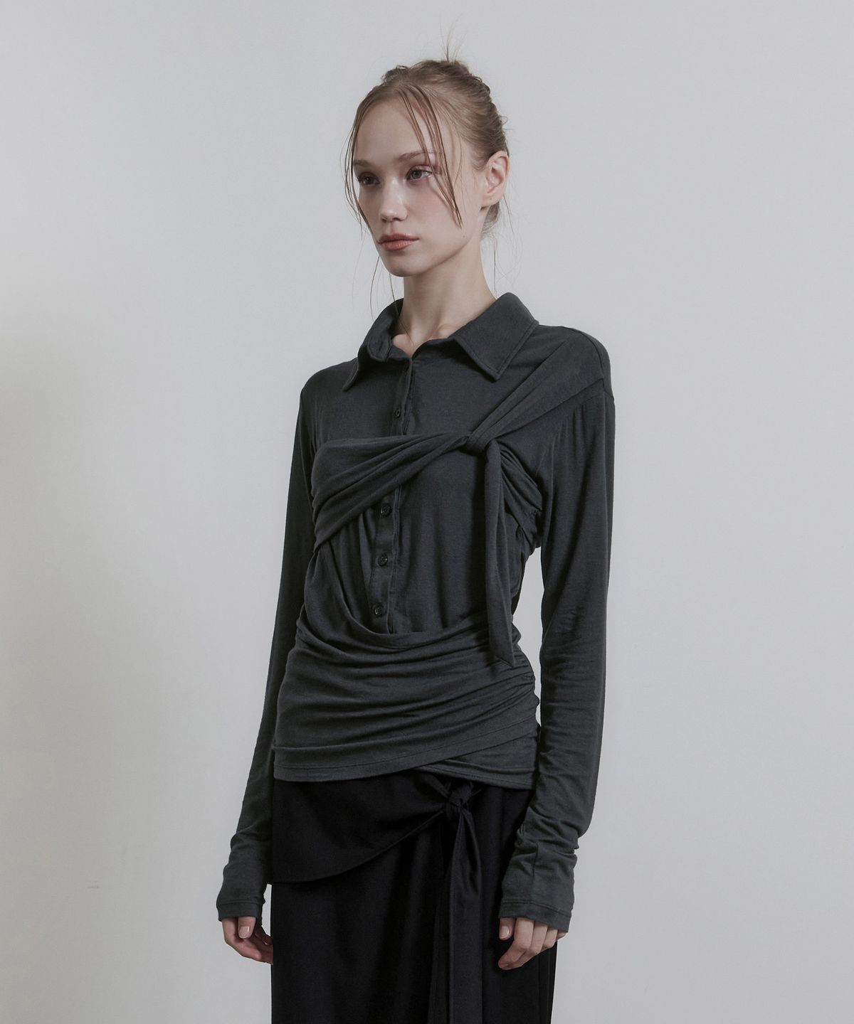 진주유즈(JINJUSE) KNOT VEIL TOP [CHARCOAL]
