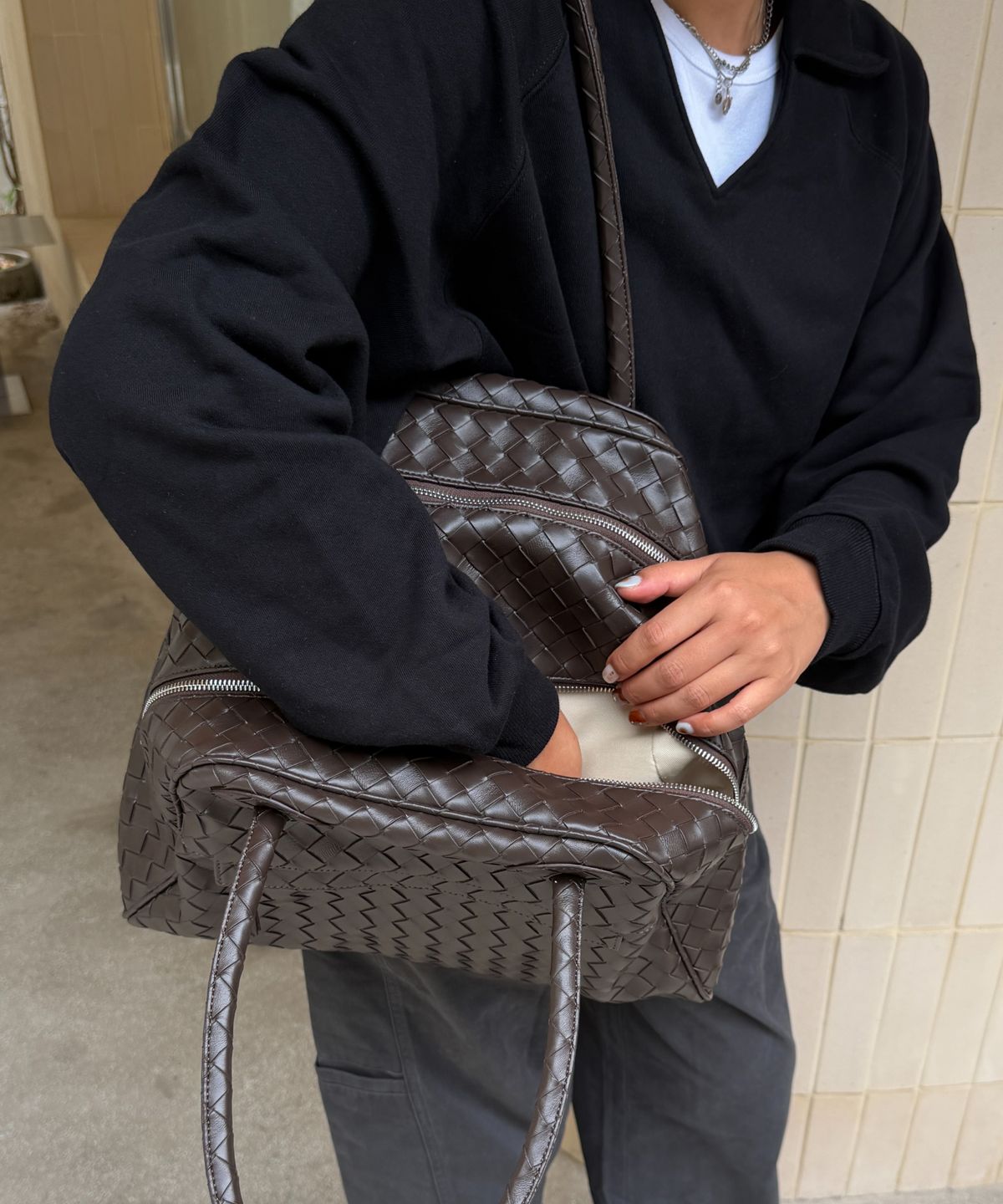 크리스틴프로젝트(CHRISTINE PROJECT) TWO ZIPPER BAG WEAVING ORIGINAL(CHOCO BROWN)