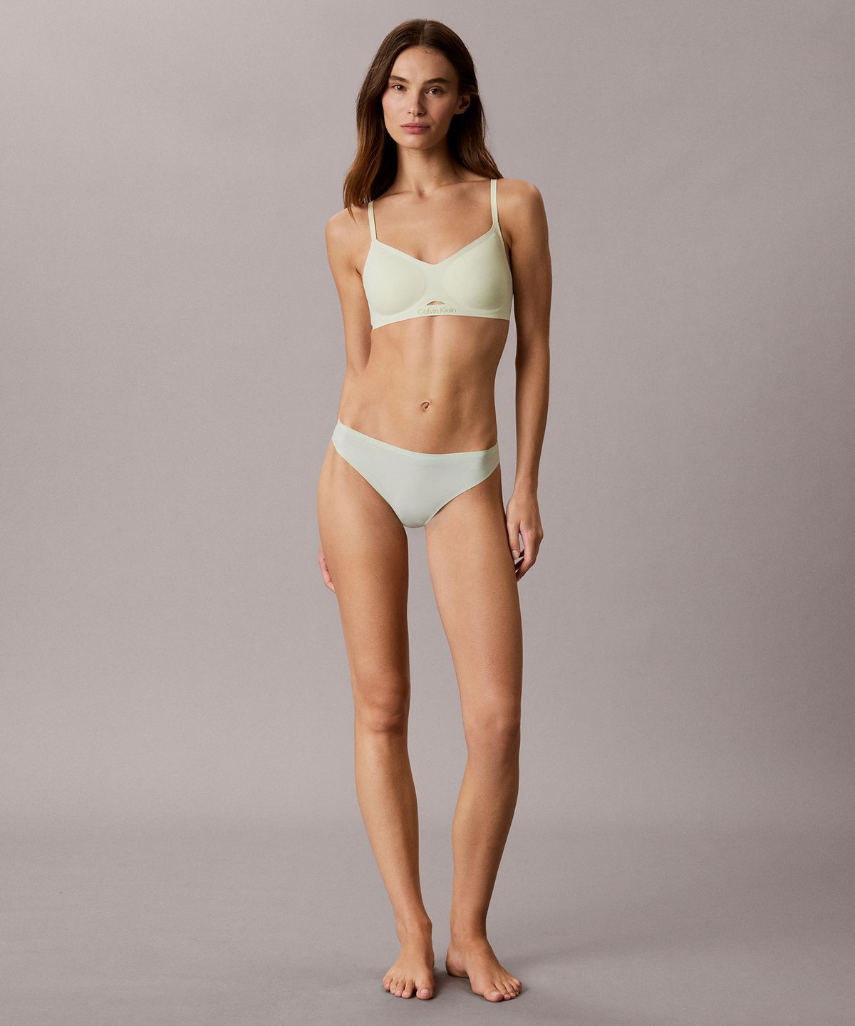 캘빈클라인 언더웨어(CALVIN KLEIN UNDERWEAR) 여성 인비져블 마이크로파이버 스트레치 리프트 브라렛_QF8978ADV9D