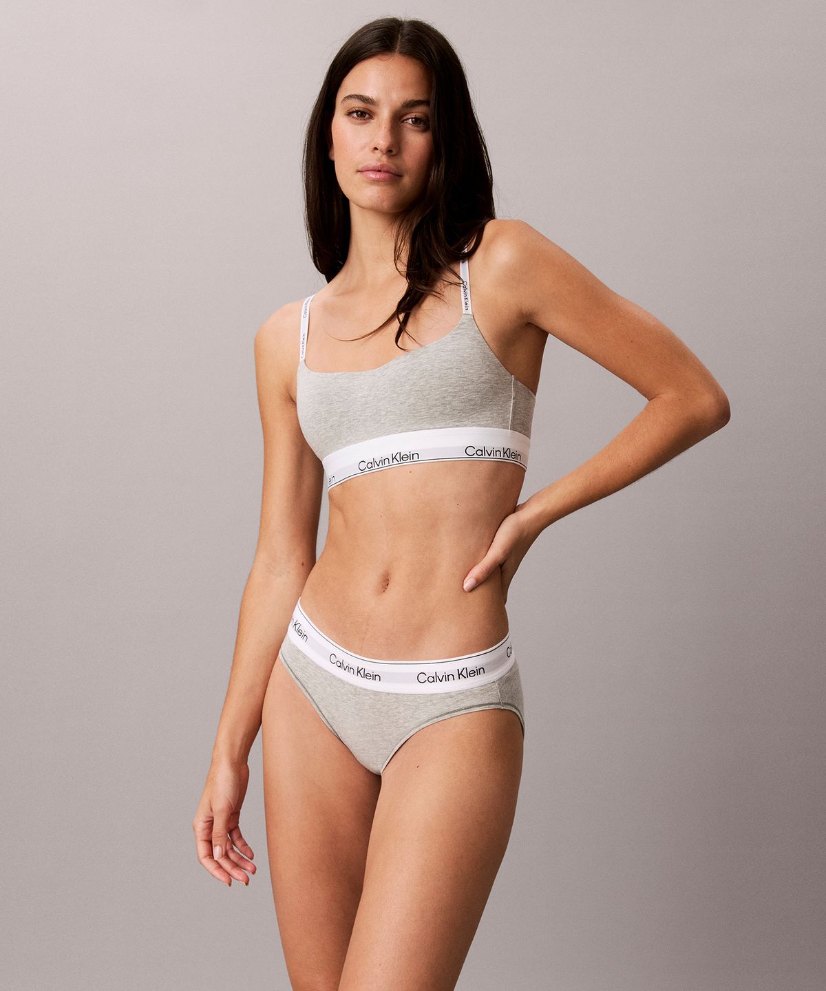 캘빈클라인 언더웨어(CALVIN KLEIN UNDERWEAR) 여성 아이콘 코튼 모달 AF 쉐이브폼 브라렛_QF8994ADP7A