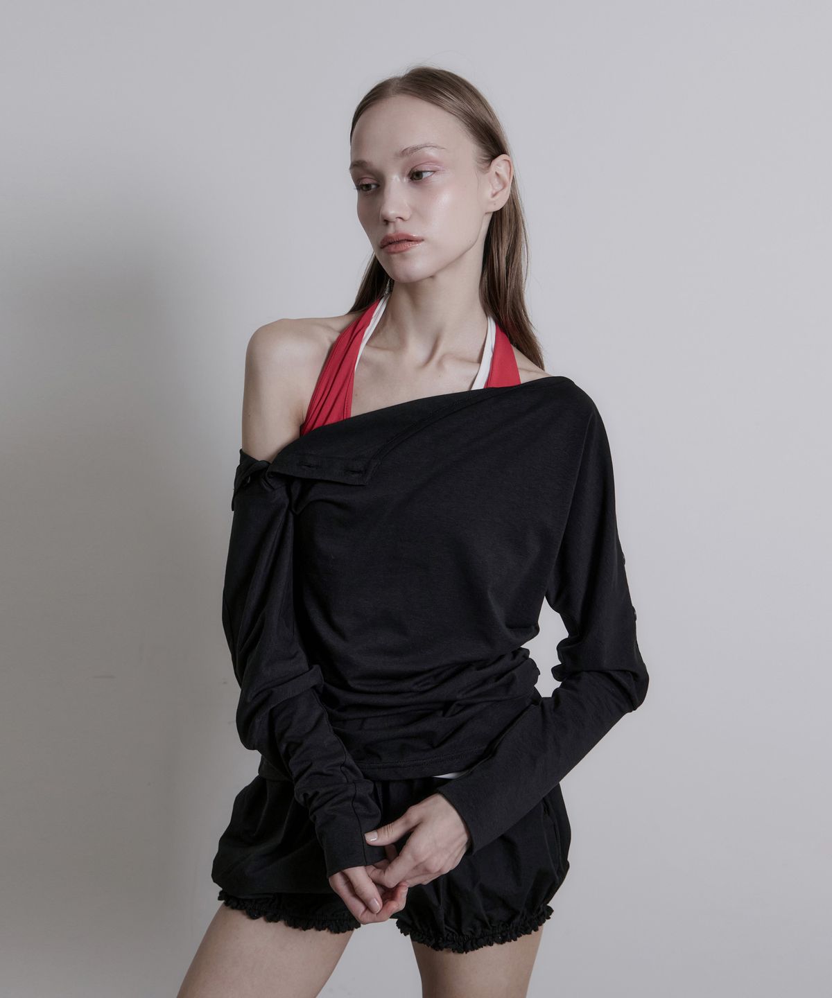 진주유즈(JINJUSE) ARC BUTTON TOP [BLACK]
