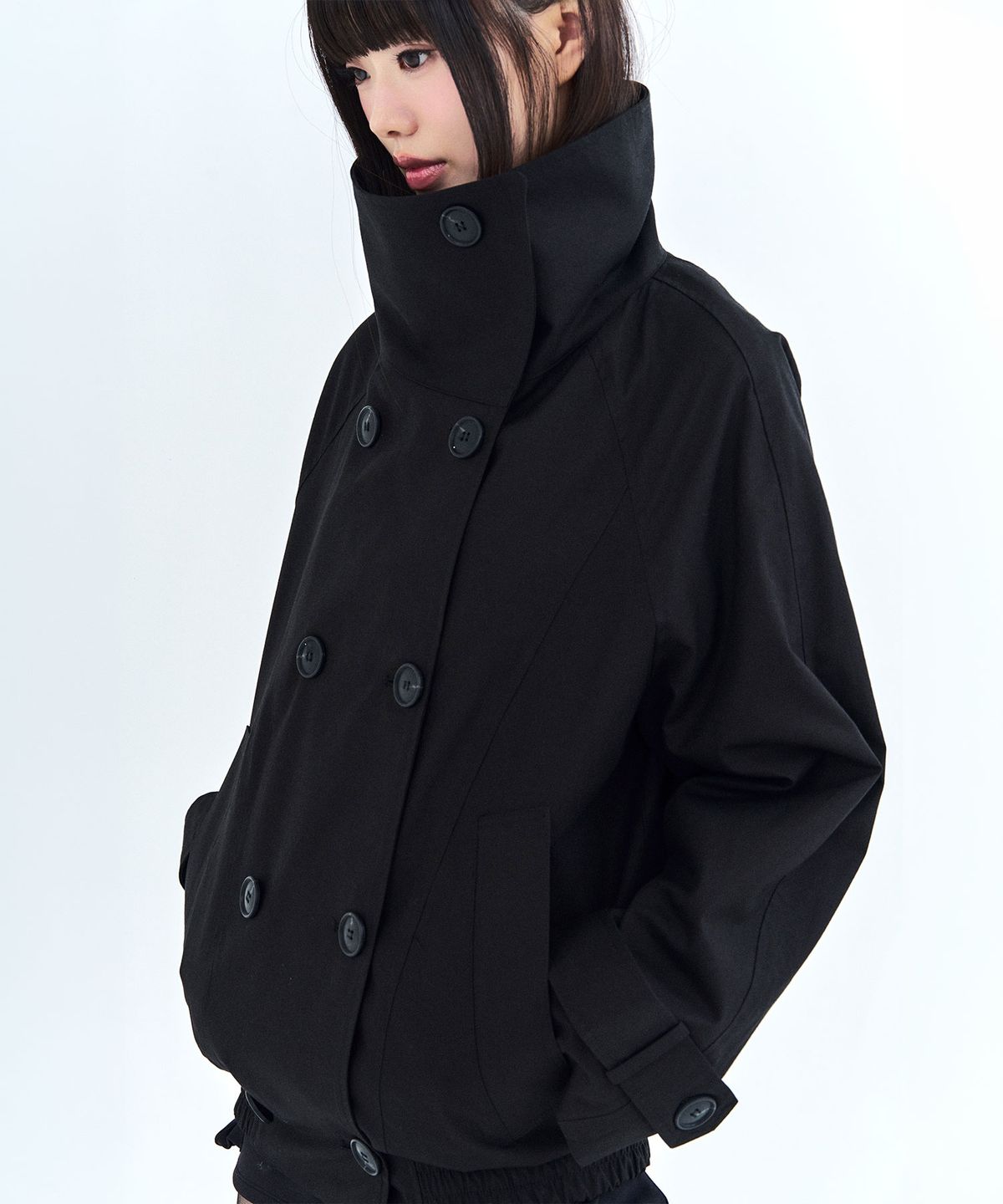 리메크(LIEMÉQUE) 하이넥 더블 버튼 트렌치 자켓 블랙
