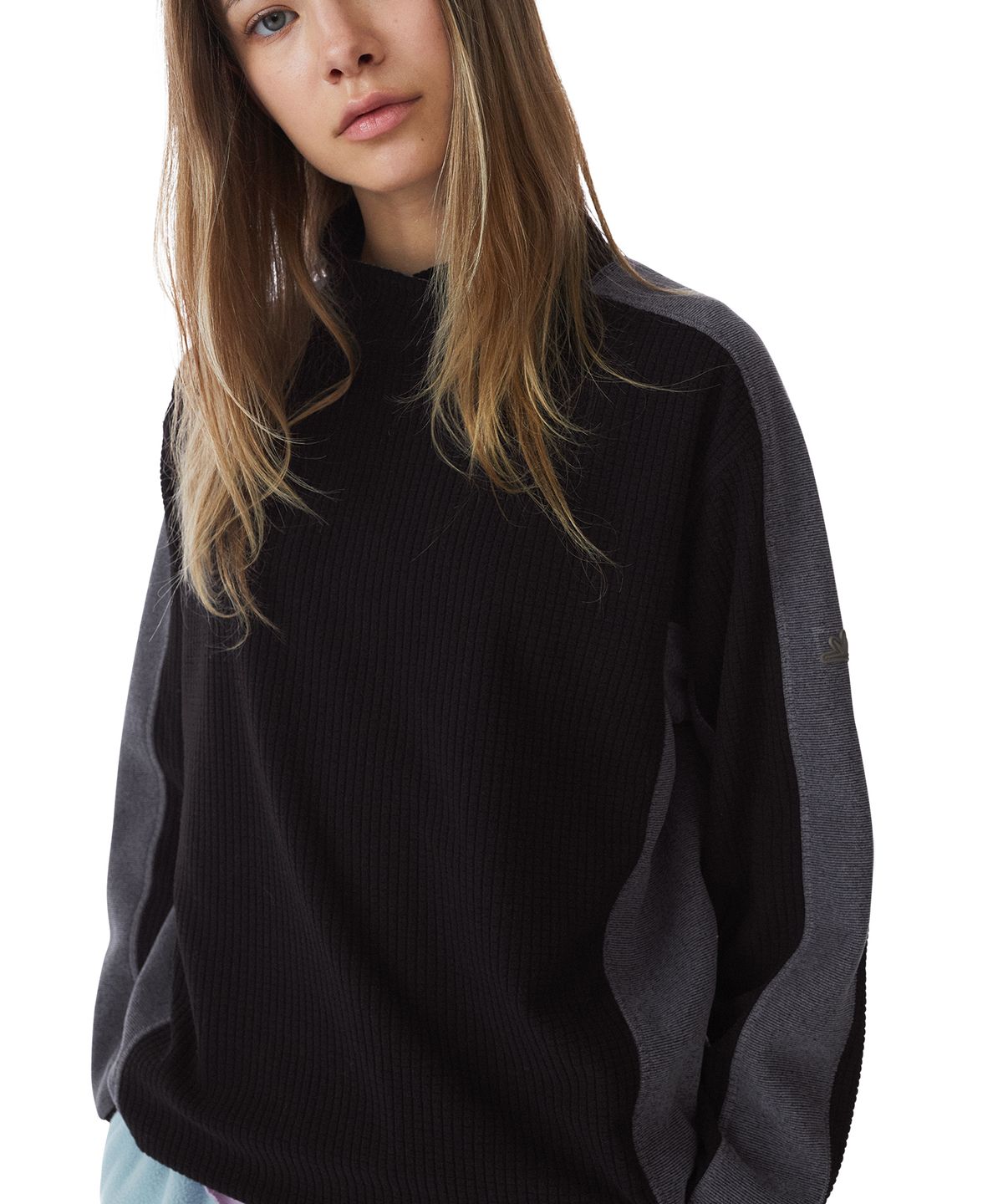 썬러브투어(SUNLOVETOUR) Grid Fleece Pullover Black