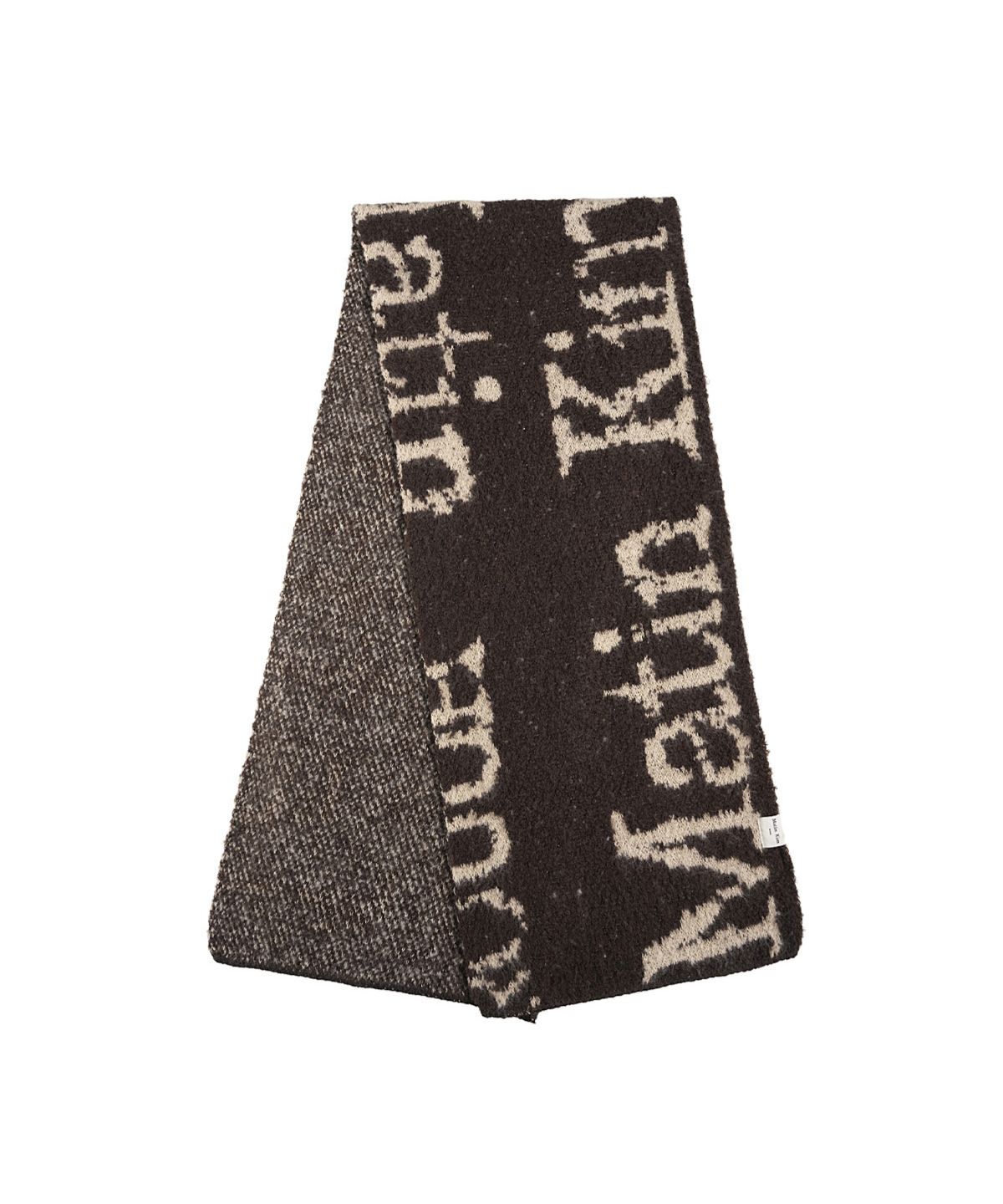마뗑킴(MATIN KIM) CRACKED LOGO MUFFLER IN BROWN