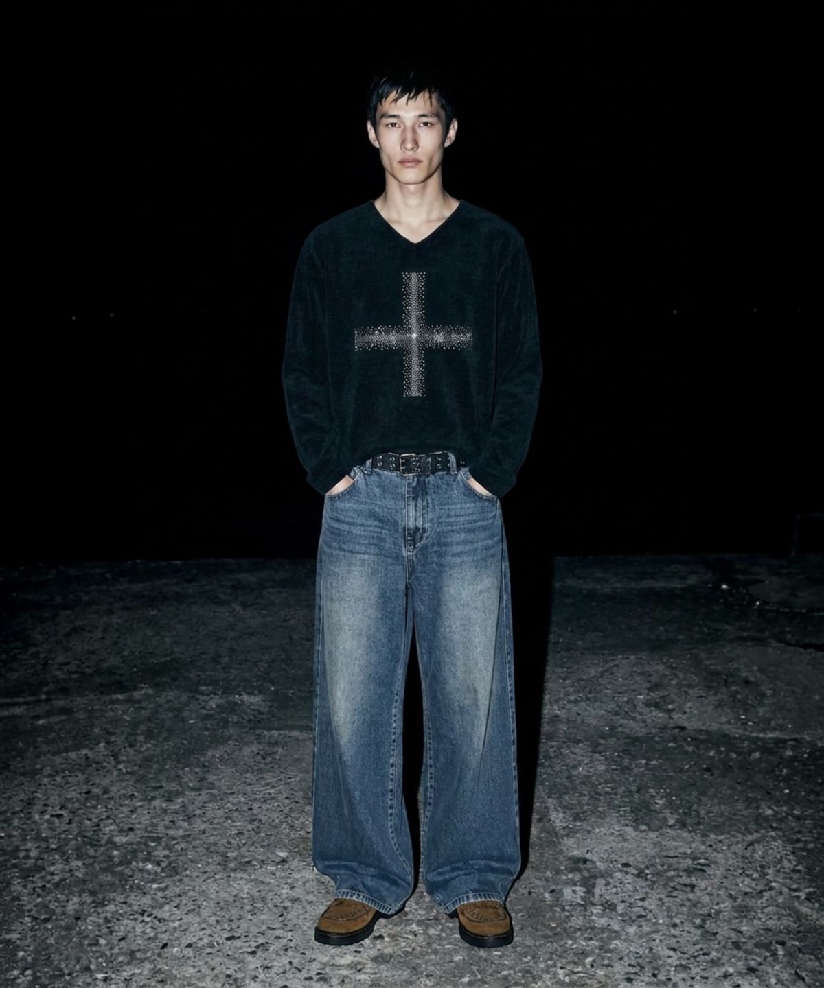 본슬리피(BORN SLIPPY) Crystal Cross Rib V Knit (Black)