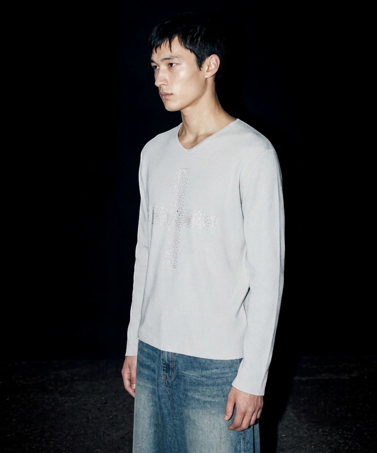 본슬리피(BORN SLIPPY) Crystal Cross Rib V Knit (Ivory)