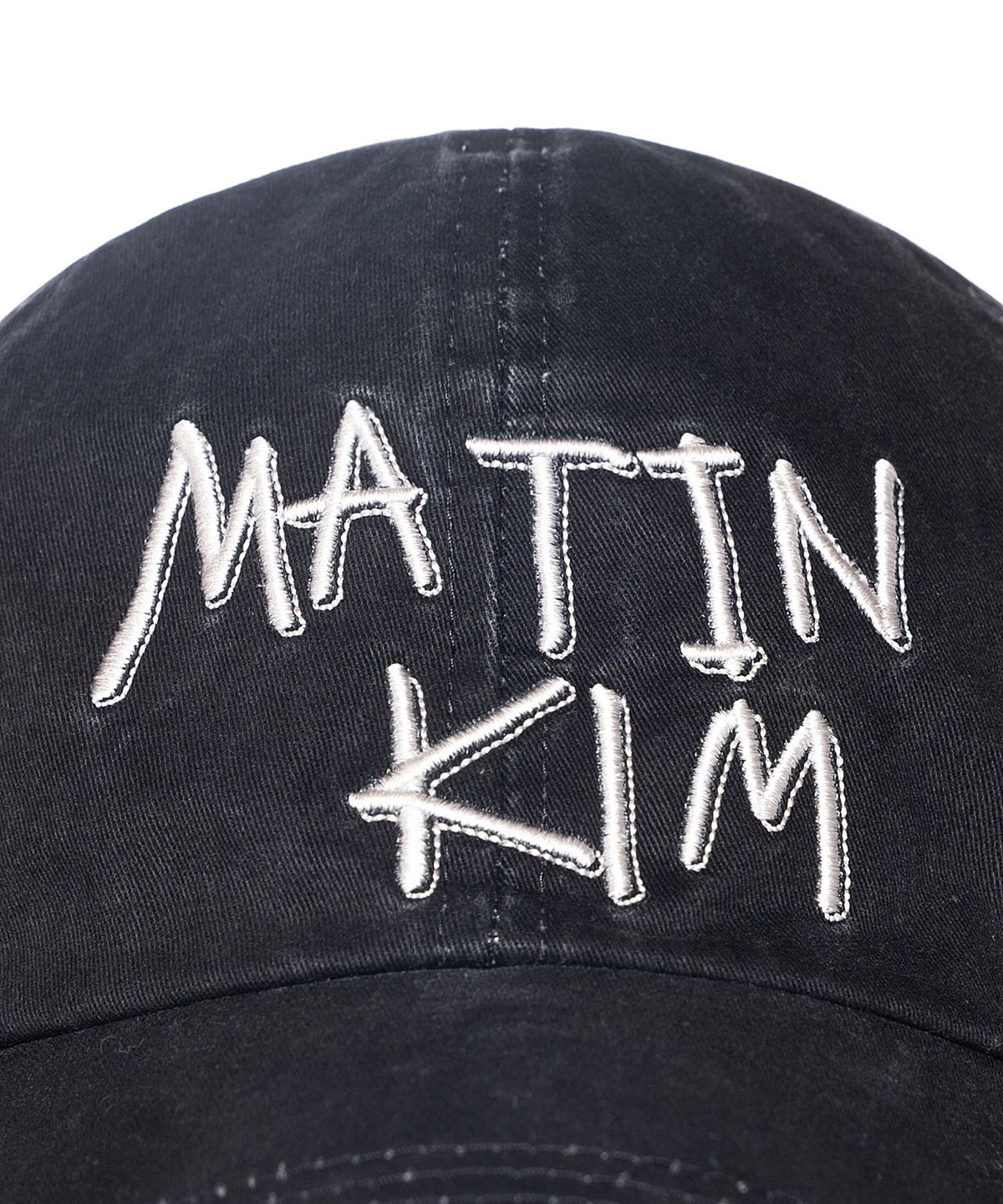 마뗑킴(MATIN KIM) VINTAGE WASHED GRAFFITI BALL CAP IN BLACK