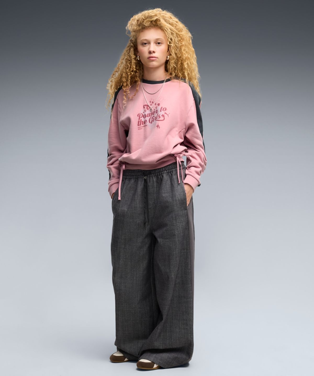 푸마(PUMA) [파워퍼프걸 컬래버] 파워퍼프걸 스웻탑 - 포이즈드 핑크 / 638475-50