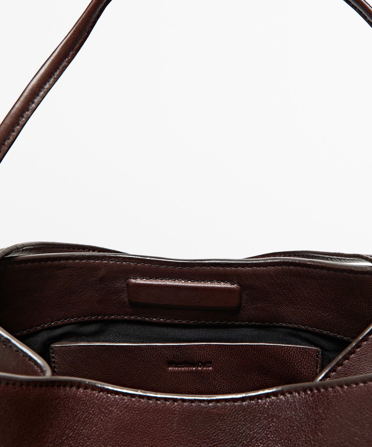 마시모두띠(MASSIMO DUTTI) 나파 가죽 양가죽 스웨이드 EVA 사첼 백