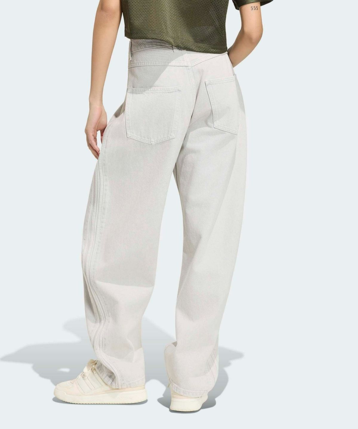 아디다스(ADIDAS) 하이 라이즈 배럴 레그 데님 팬츠 - 그레이데님 / KQ6475