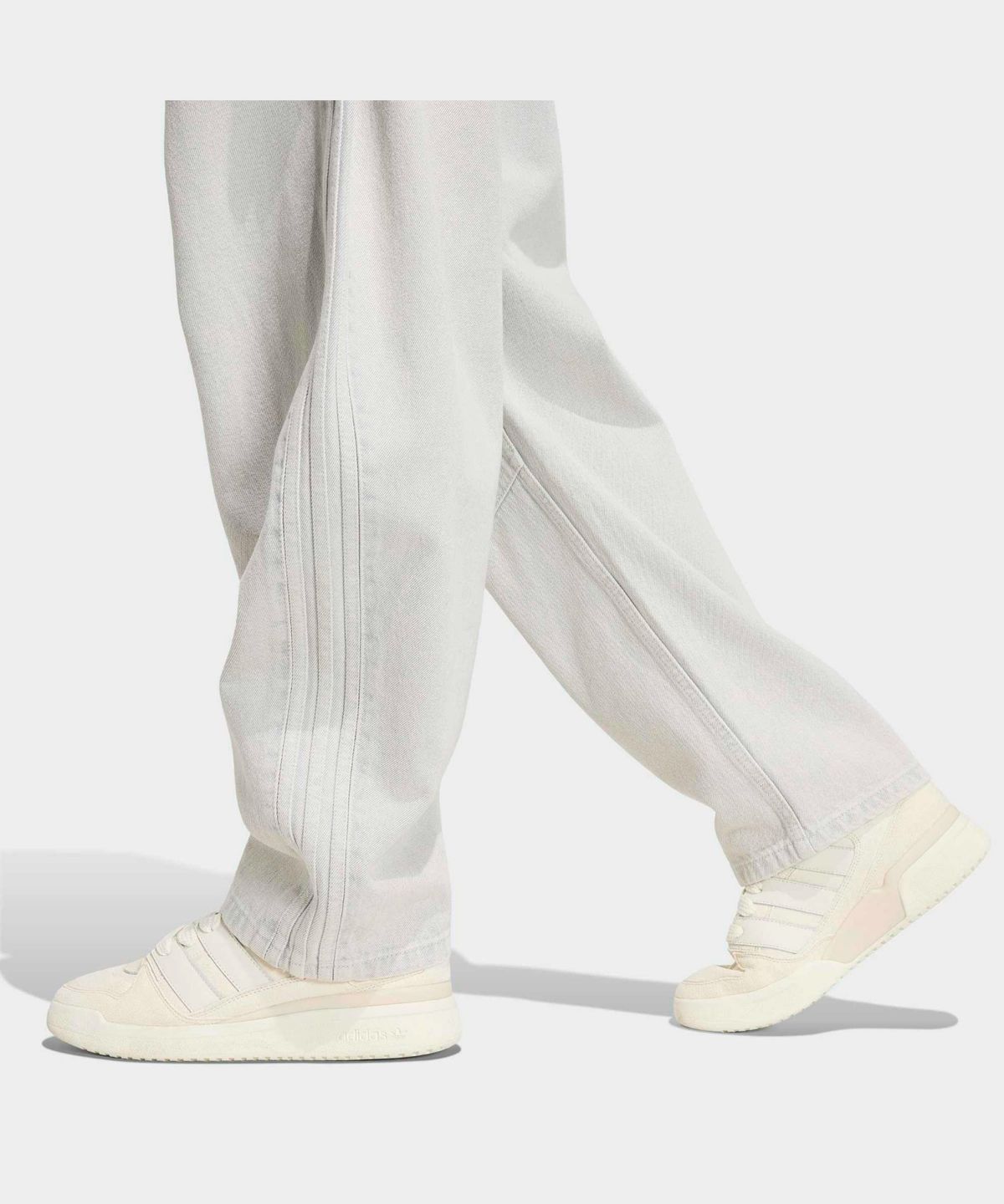 아디다스(ADIDAS) 하이 라이즈 배럴 레그 데님 팬츠 - 그레이데님 / KQ6475