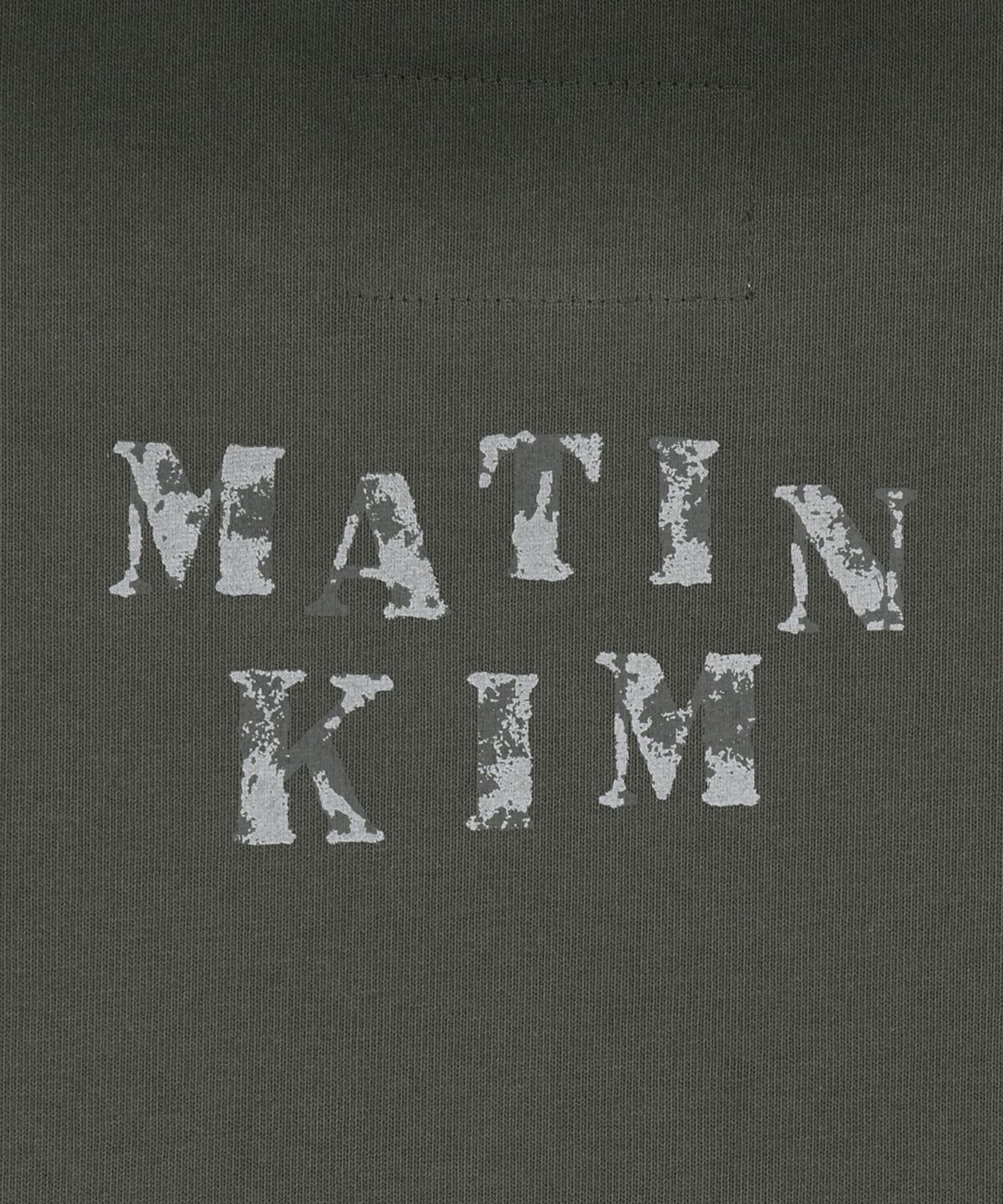 마뗑킴(MATIN KIM) DUST WASHED LOGO LAYERED TOP IN CHARCOAL