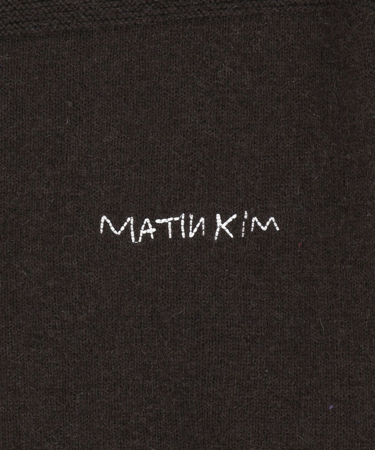 마뗑킴(MATIN KIM) BOAT NECK VOLUME SLEEVE KNIT PULLOVER IN BROWN