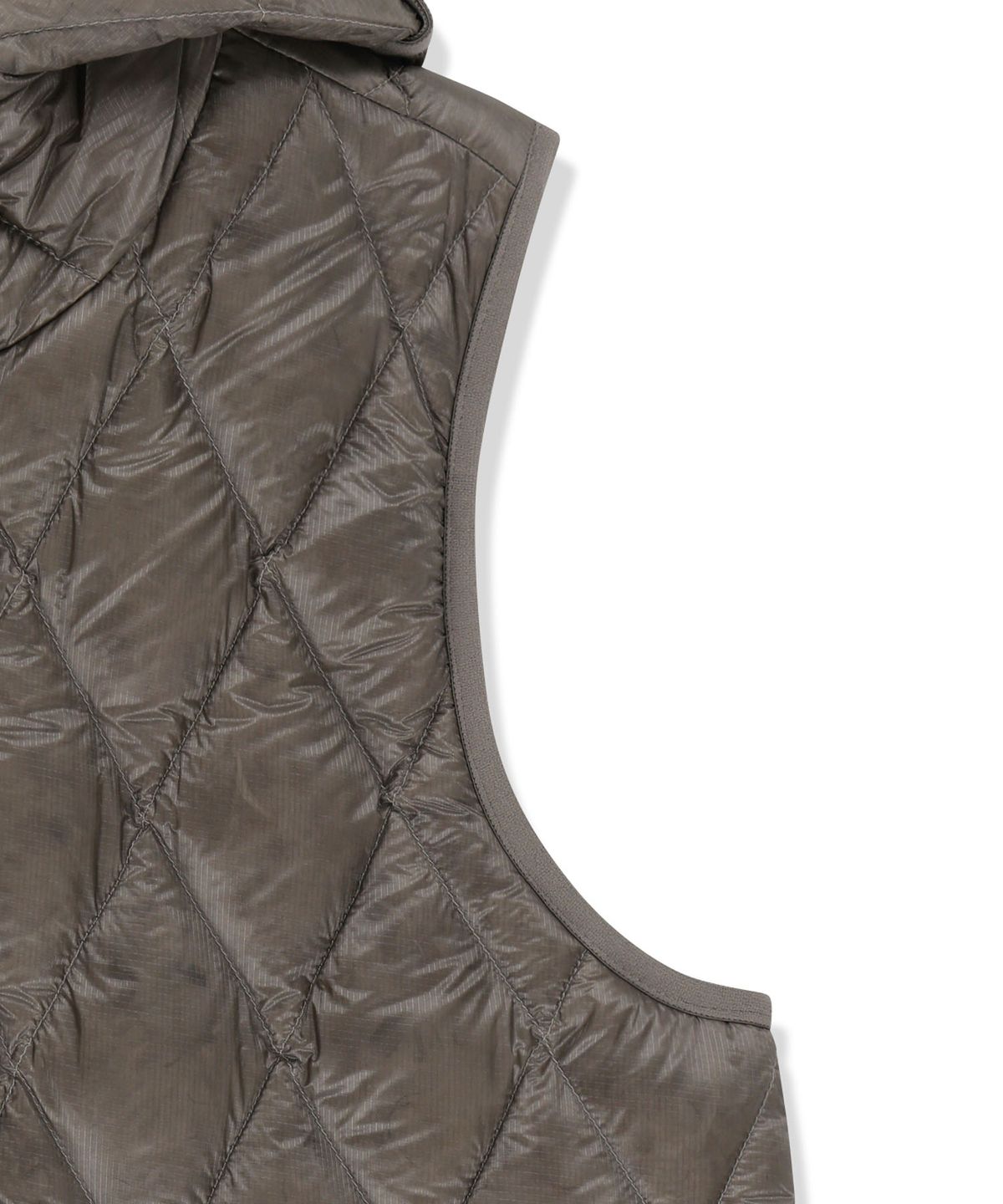 마뗑킴(MATIN KIM) MIX QUILTED LIGHT DOWN VEST IN GREY
