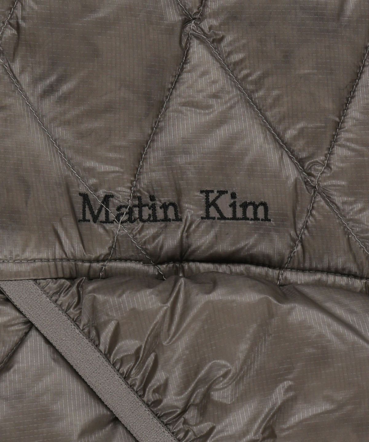 마뗑킴(MATIN KIM) MIX QUILTED LIGHT DOWN VEST IN GREY