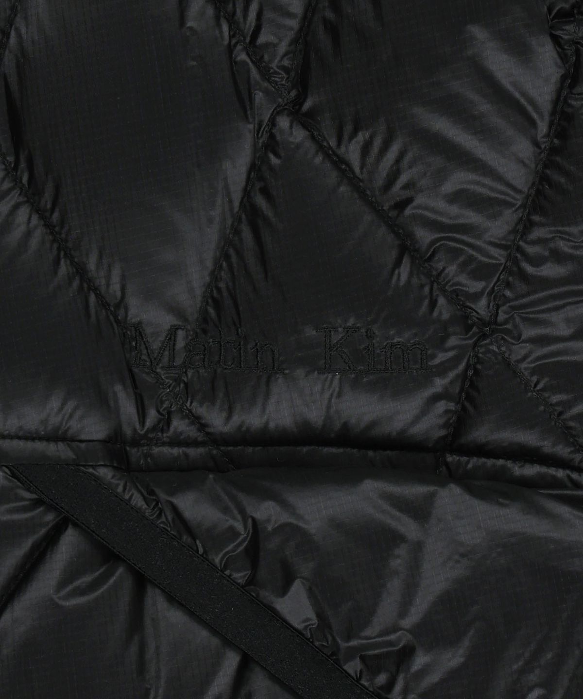 마뗑킴(MATIN KIM) MIX QUILTED LIGHT DOWN JUMPER IN BLACK