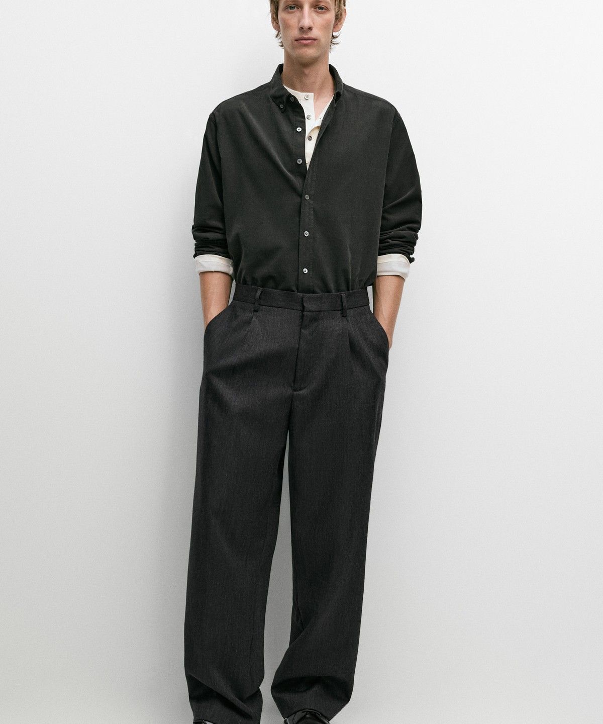 마시모두띠(MASSIMO DUTTI) 레귤러 핏 니들코드 셔츠