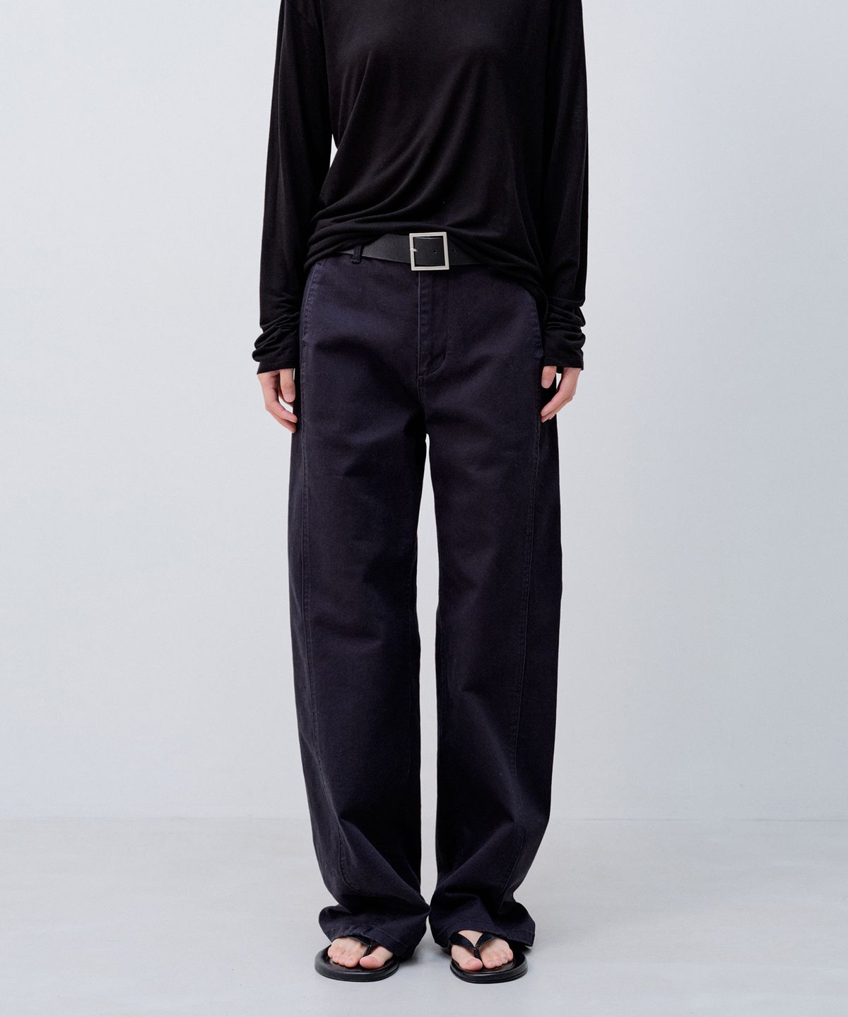 노티아(NOTIA) BARREL FIT COTTON PANTS_NAVY