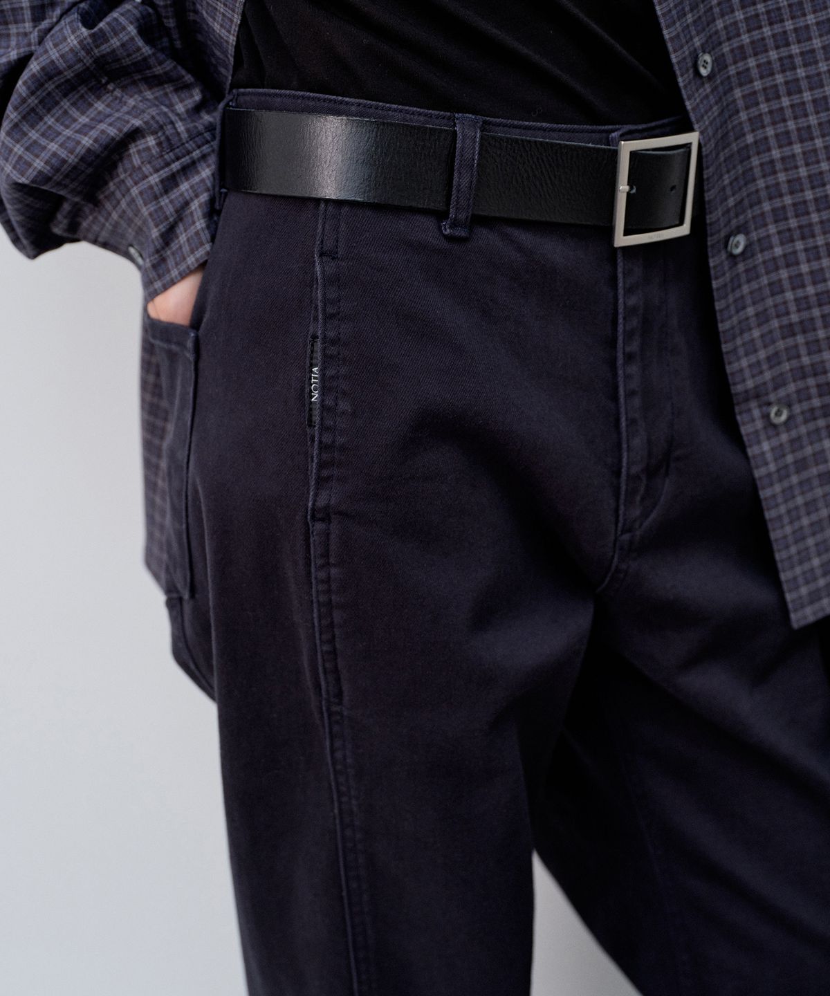 노티아(NOTIA) BARREL FIT COTTON PANTS_NAVY